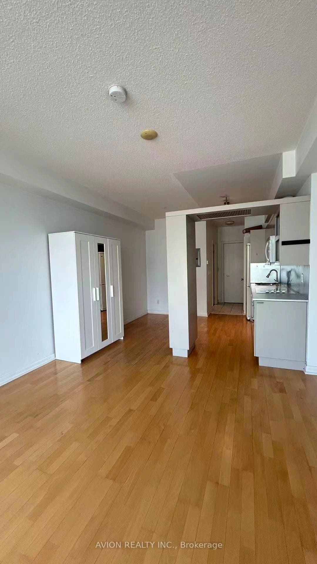 111 Elizabeth Street Unit 1629 photo 5