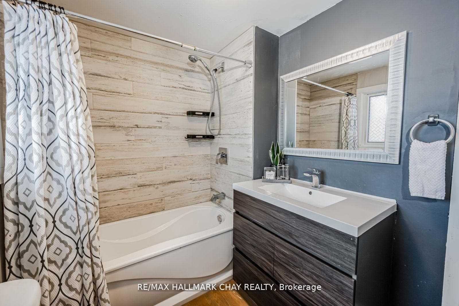 17 Walker Avenue photo 12