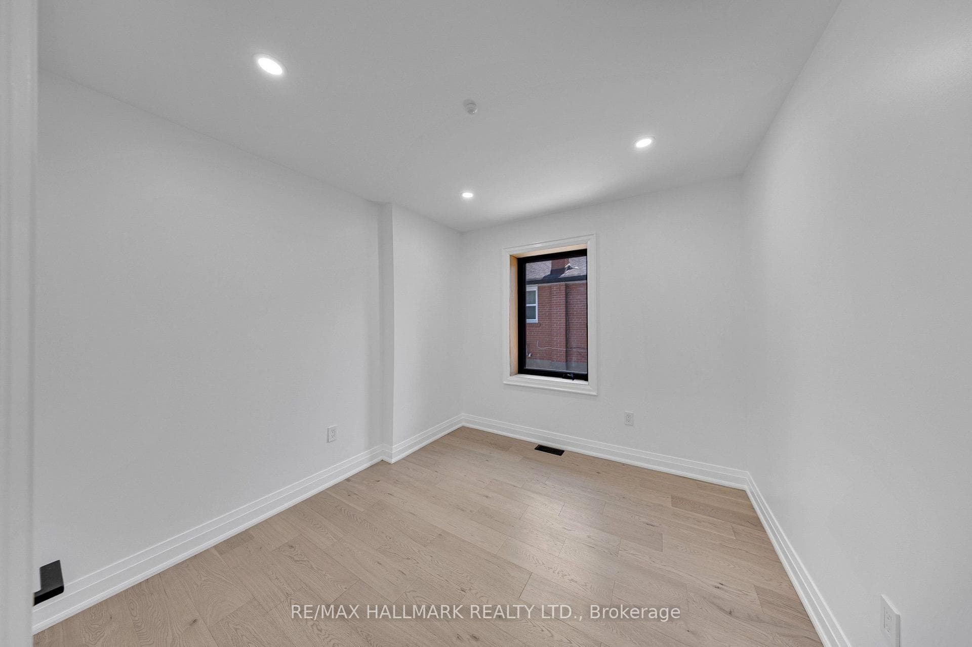 978 Midland Avenue photo 20
