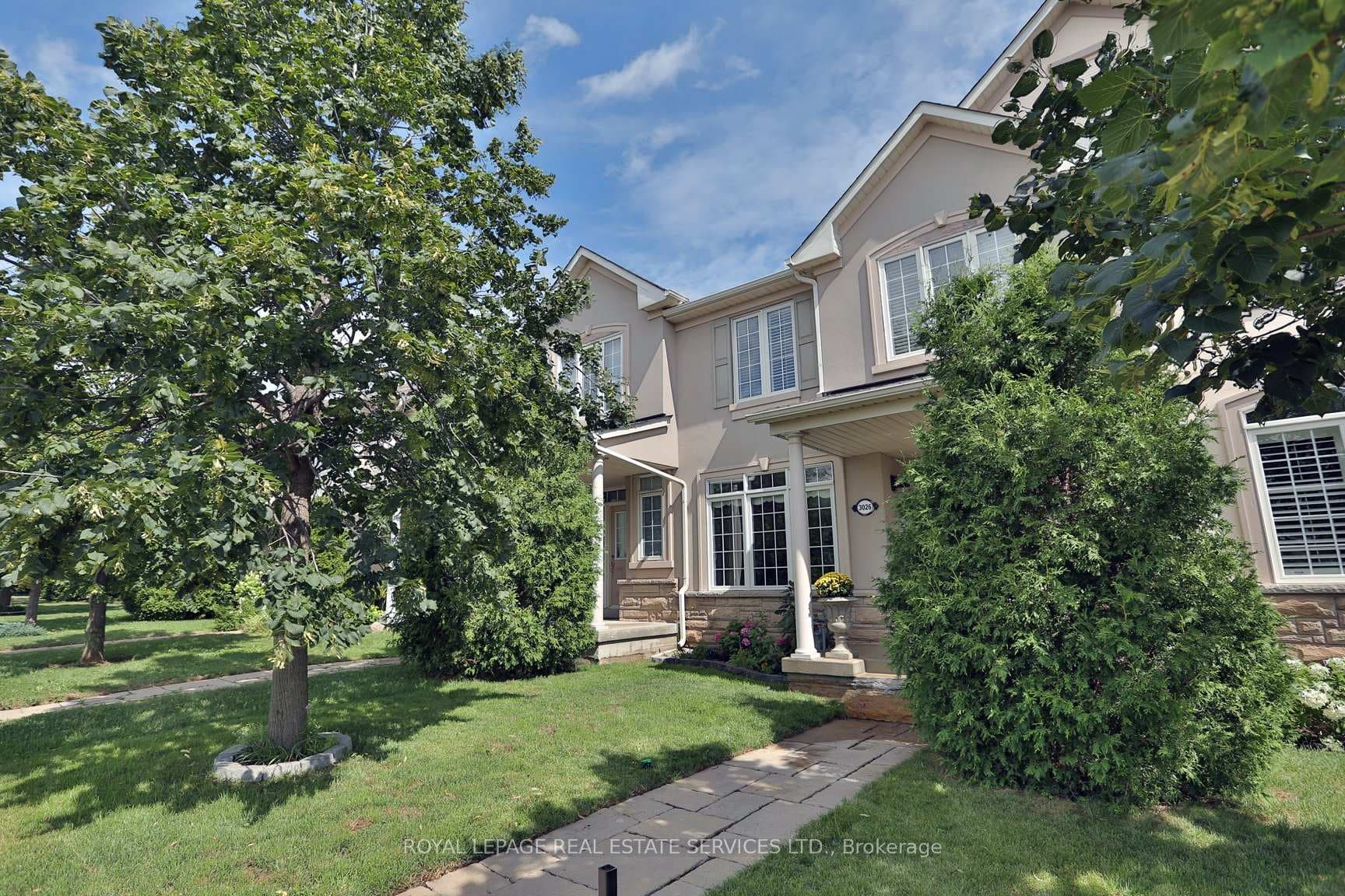 3026 Richview Boulevard photo 2