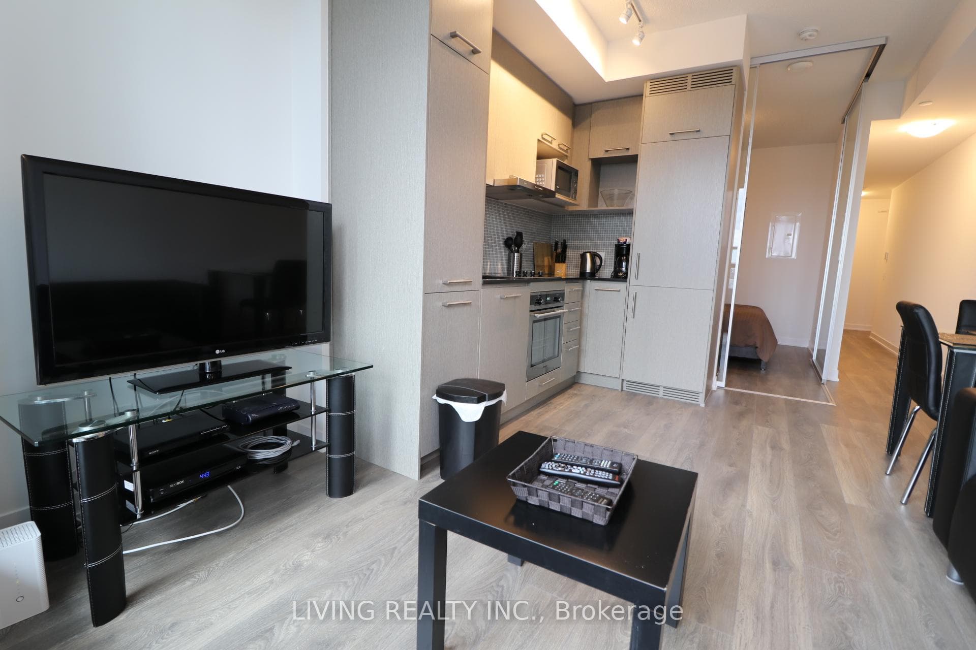 87 Peter Street Unit 1603 photo 5