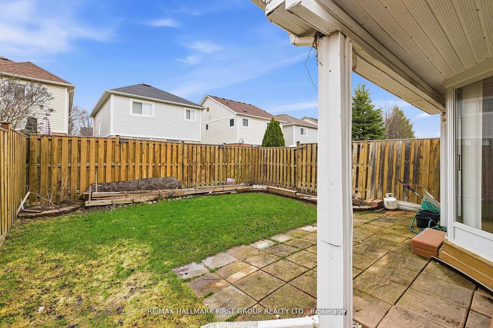 32 Samandria Avenue photo 17