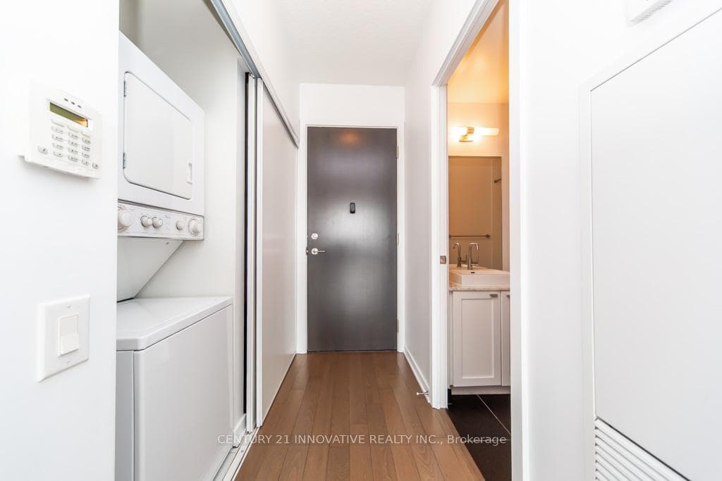 105 The Queensway Way Unit 1107 photo 27