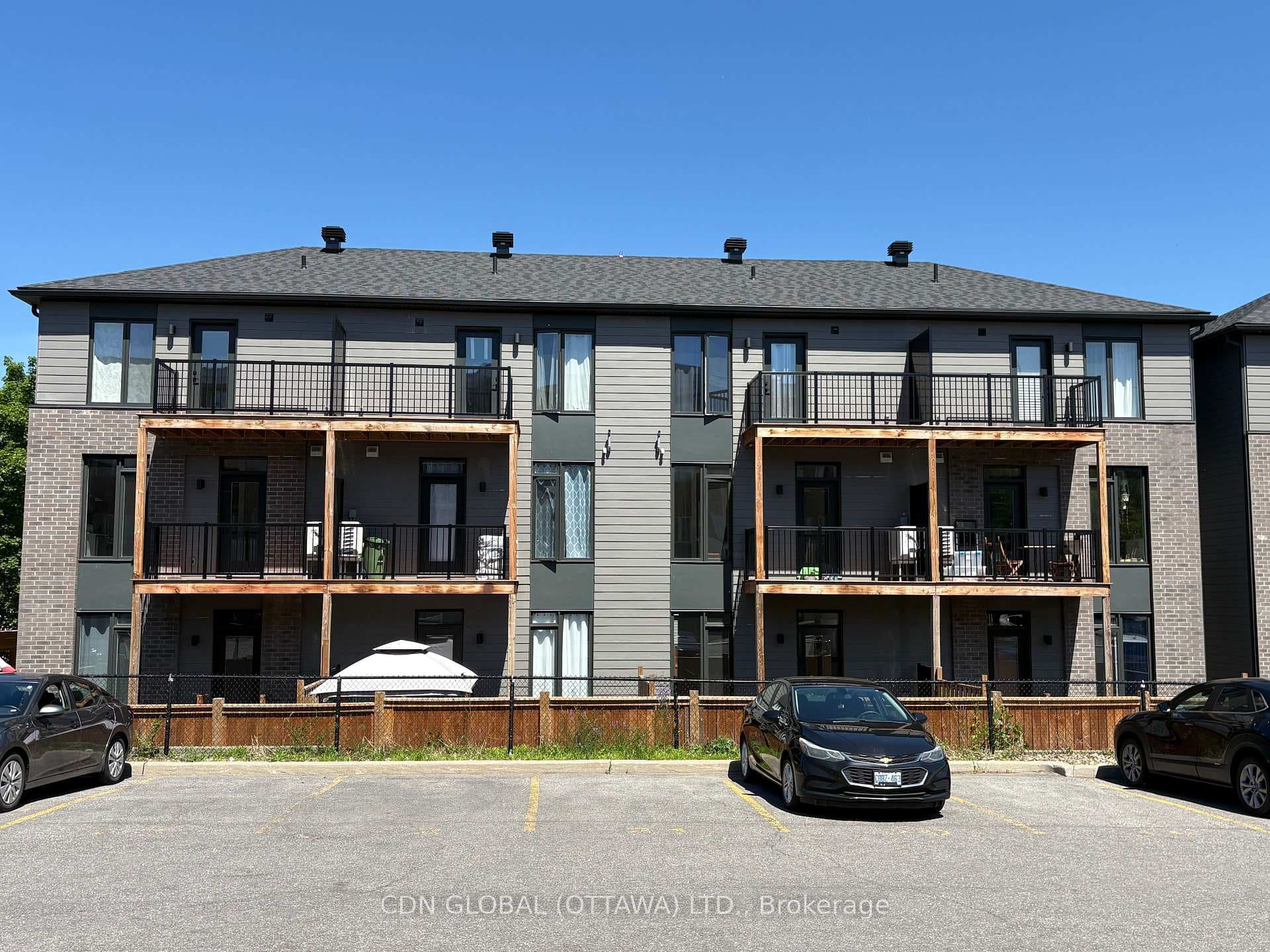 1258-1260 Marenger Street photo 5