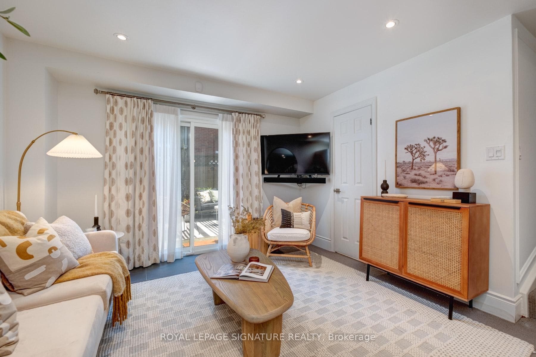 7 SHAFTESBURY Place photo 25