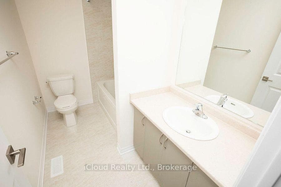 84 Fieldridge Crescent photo 12
