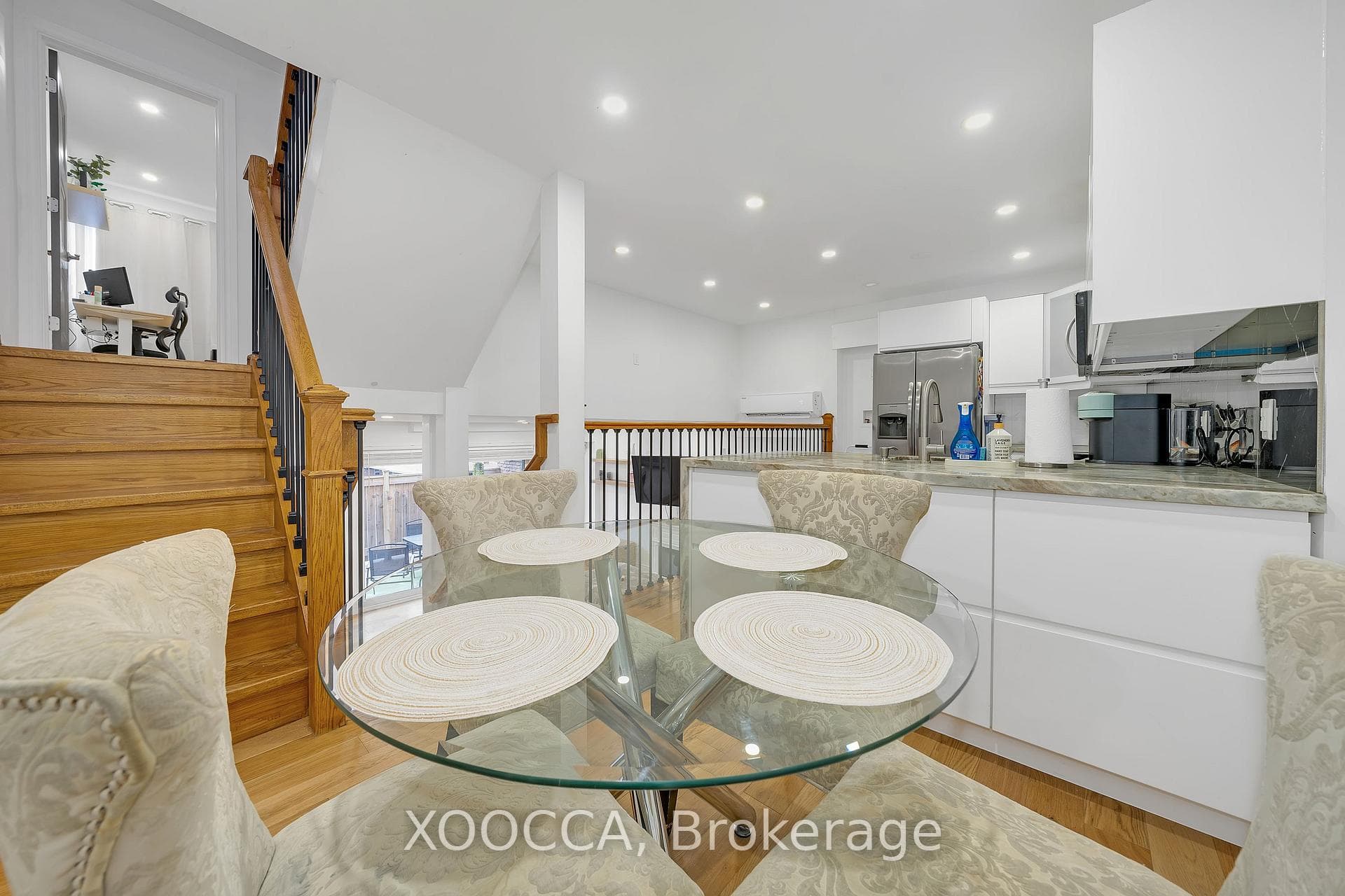 80 Springfair Avenue photo 9