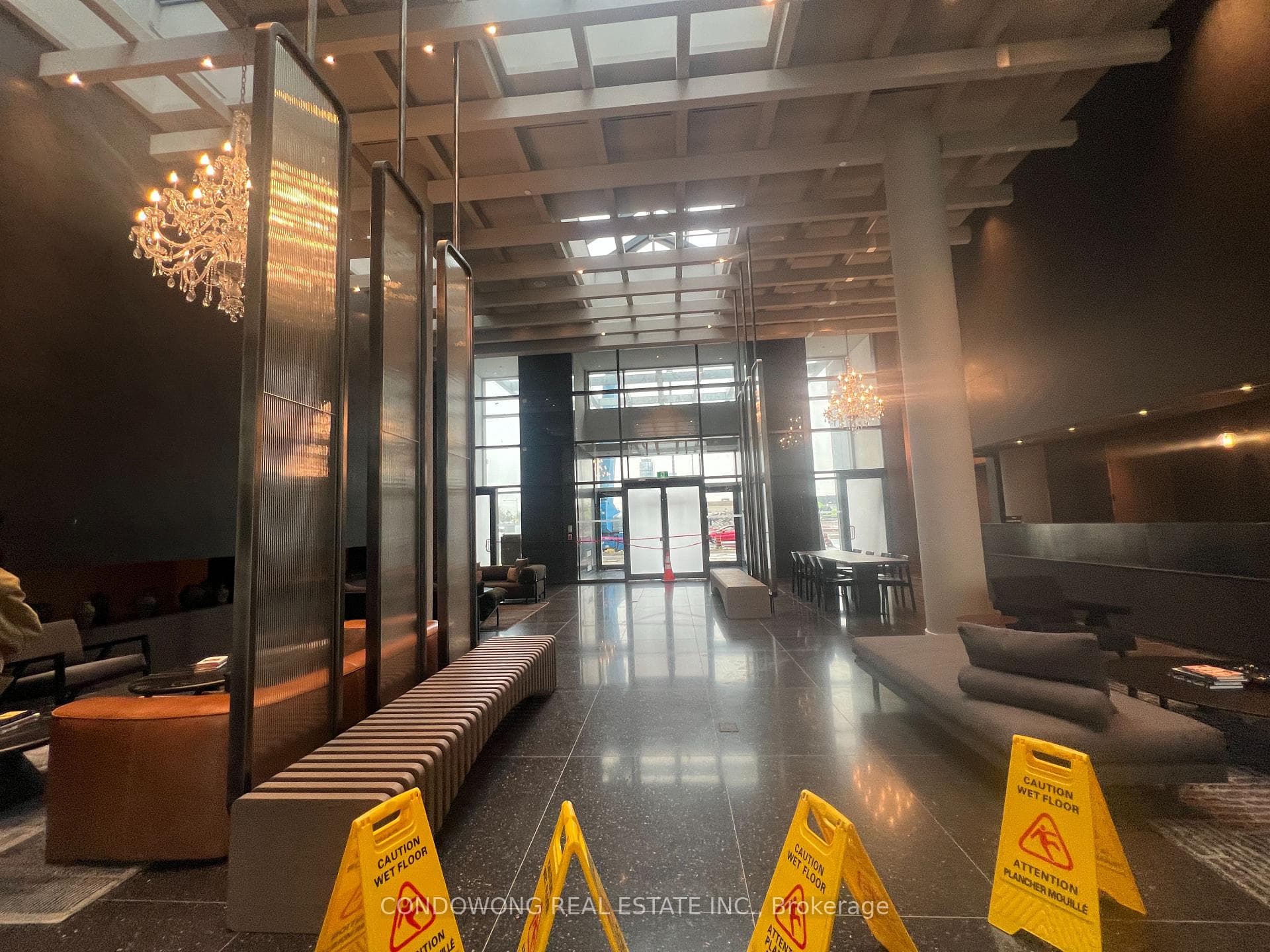 8 Interchange Way Unit 2210 photo 21