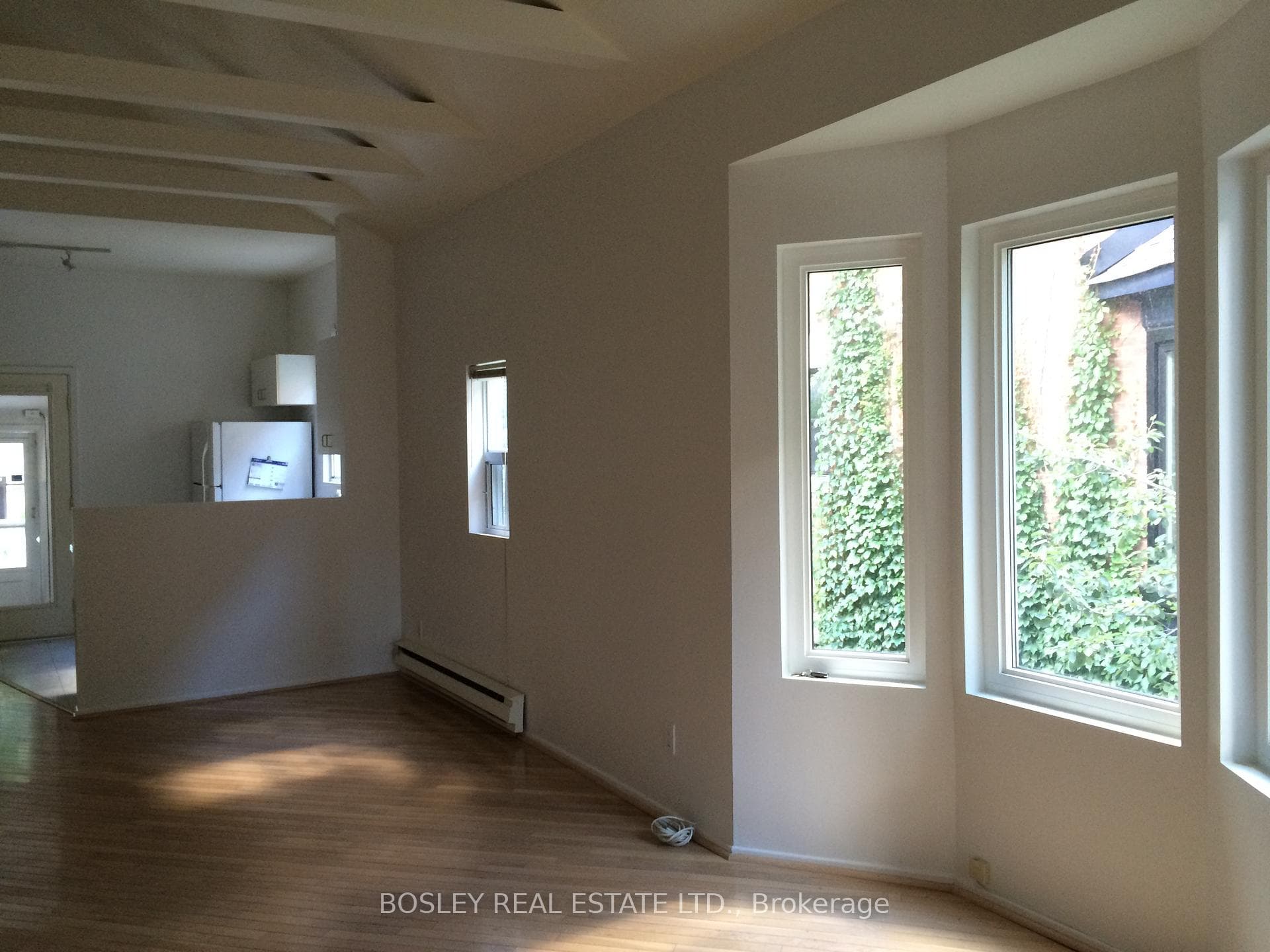 121 Harcourt Avenue photo 3
