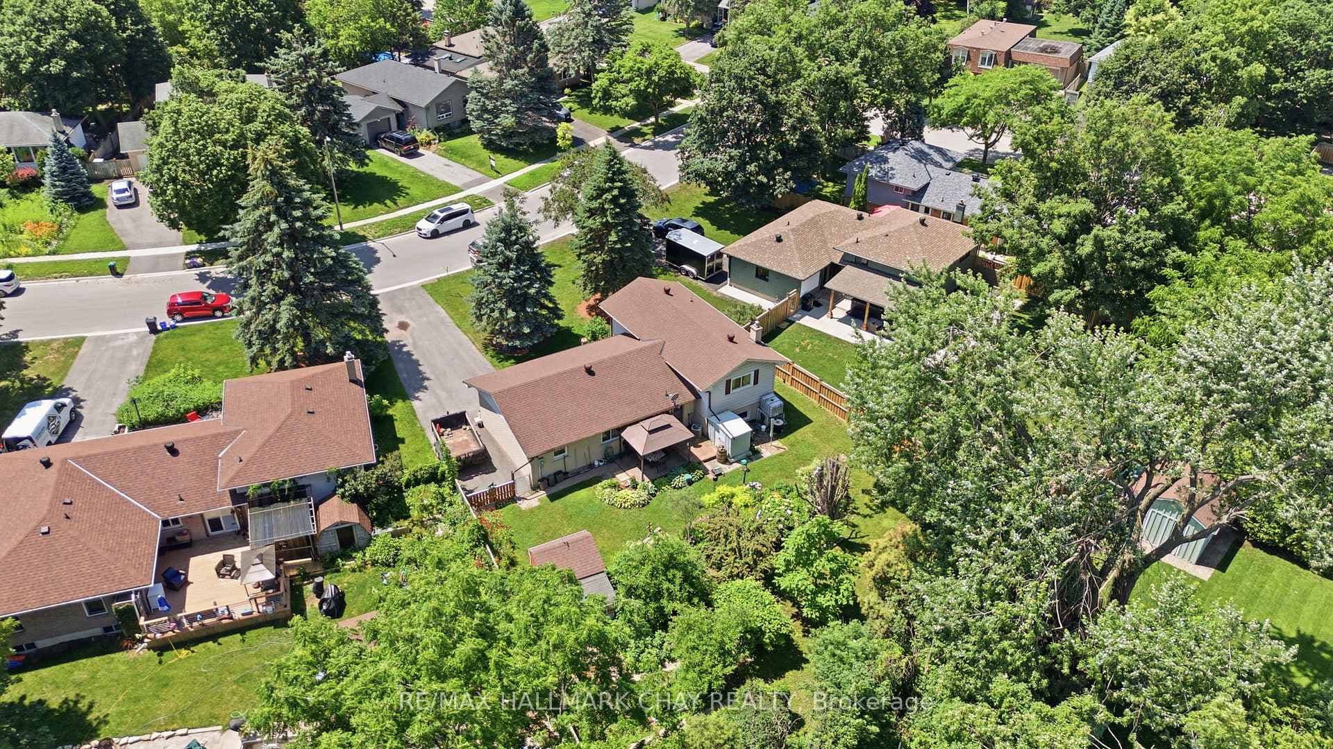 6 Highcroft Drive photo 37