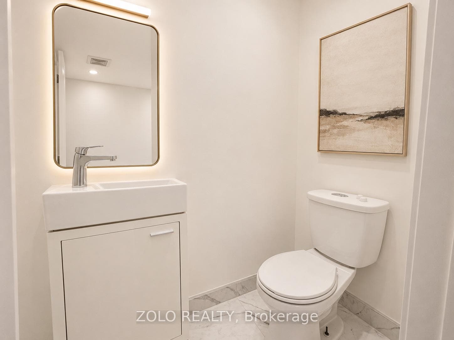 Bathroom ensuite primary bedroom