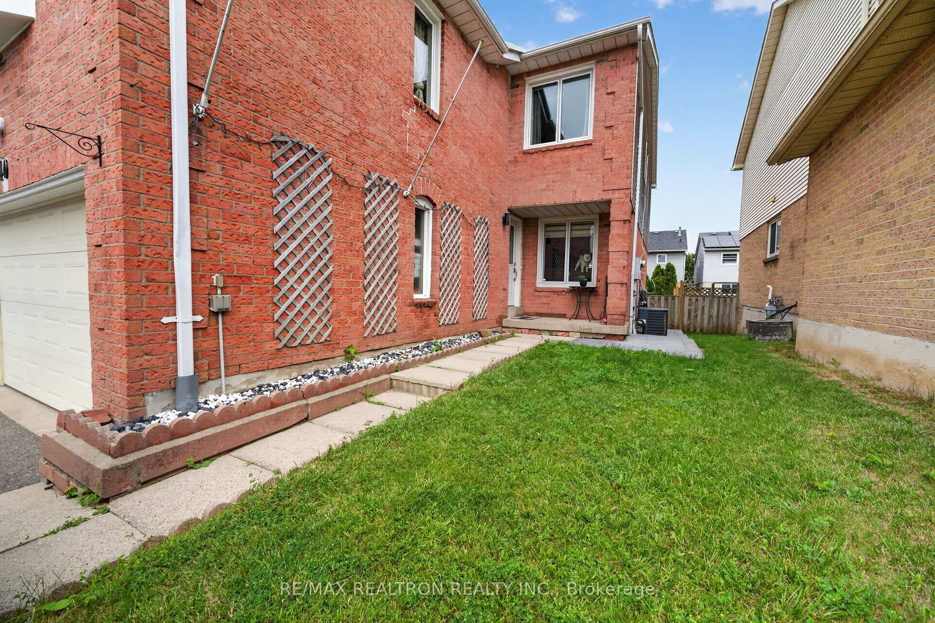 40 Carr Drive photo 2