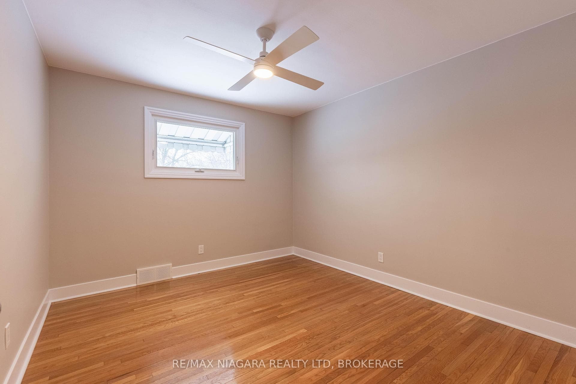 Main Level - Primary Bedroom