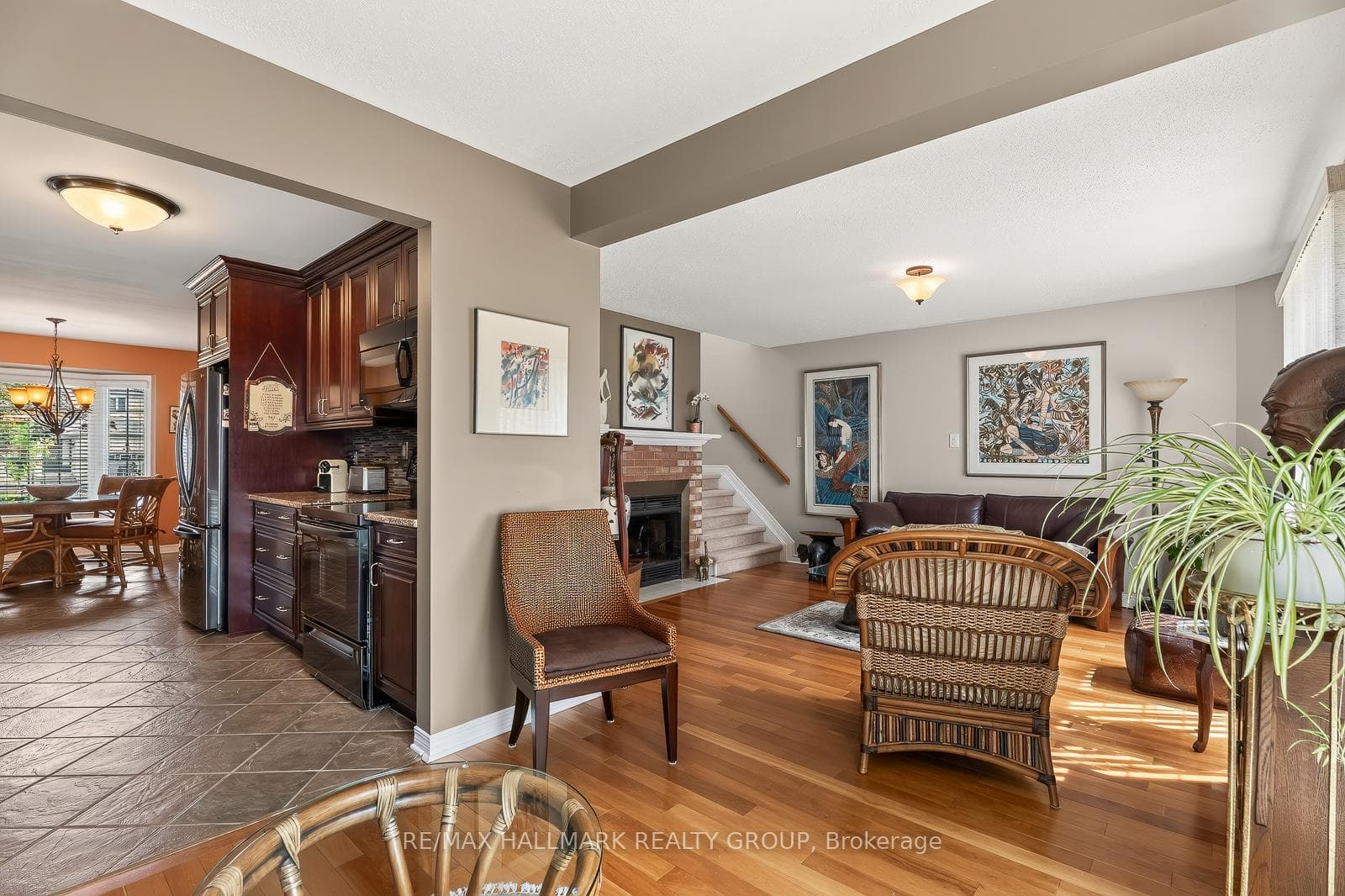 511 Deancourt Crescent photo 14