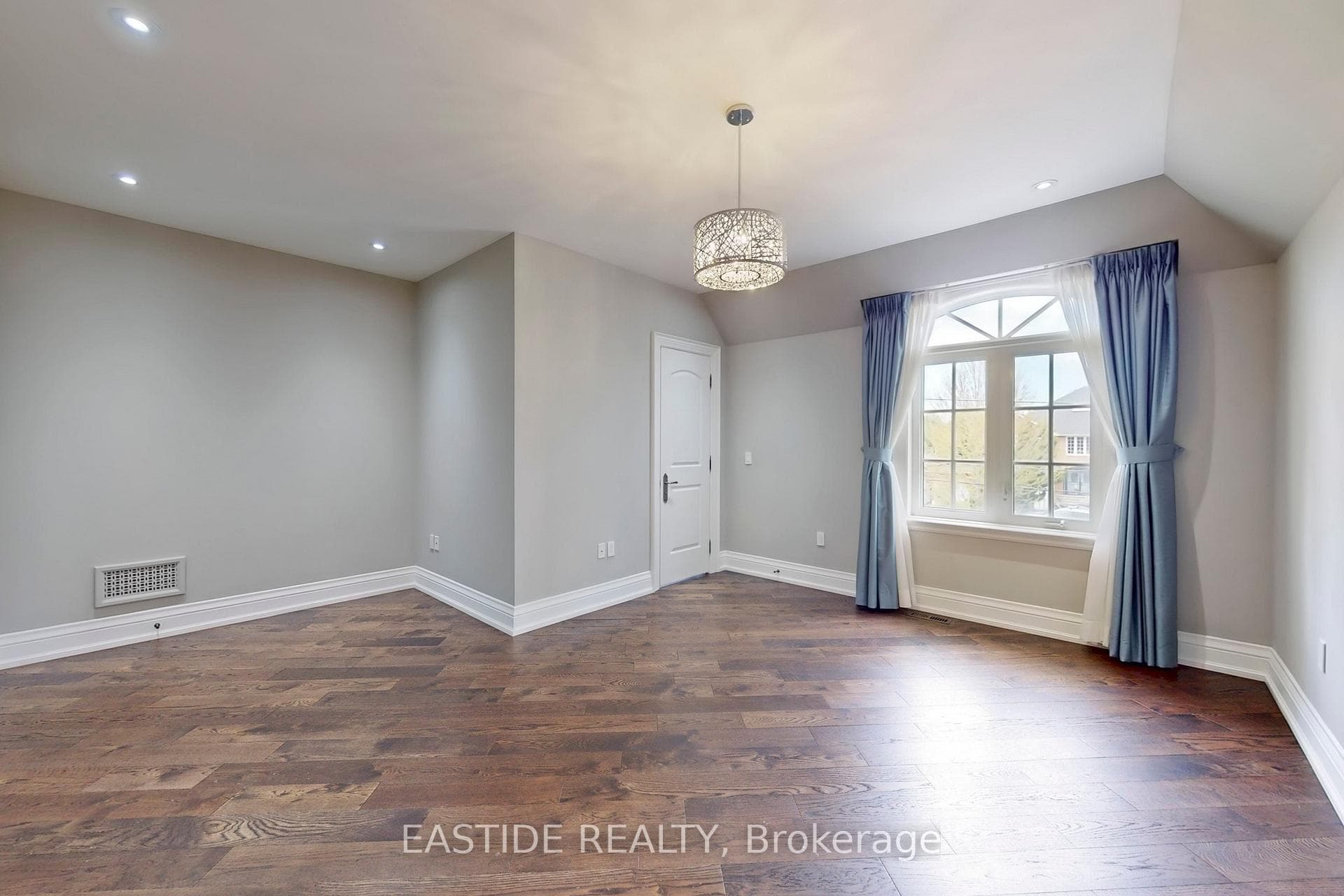 193 Wedgewood Drive photo 12