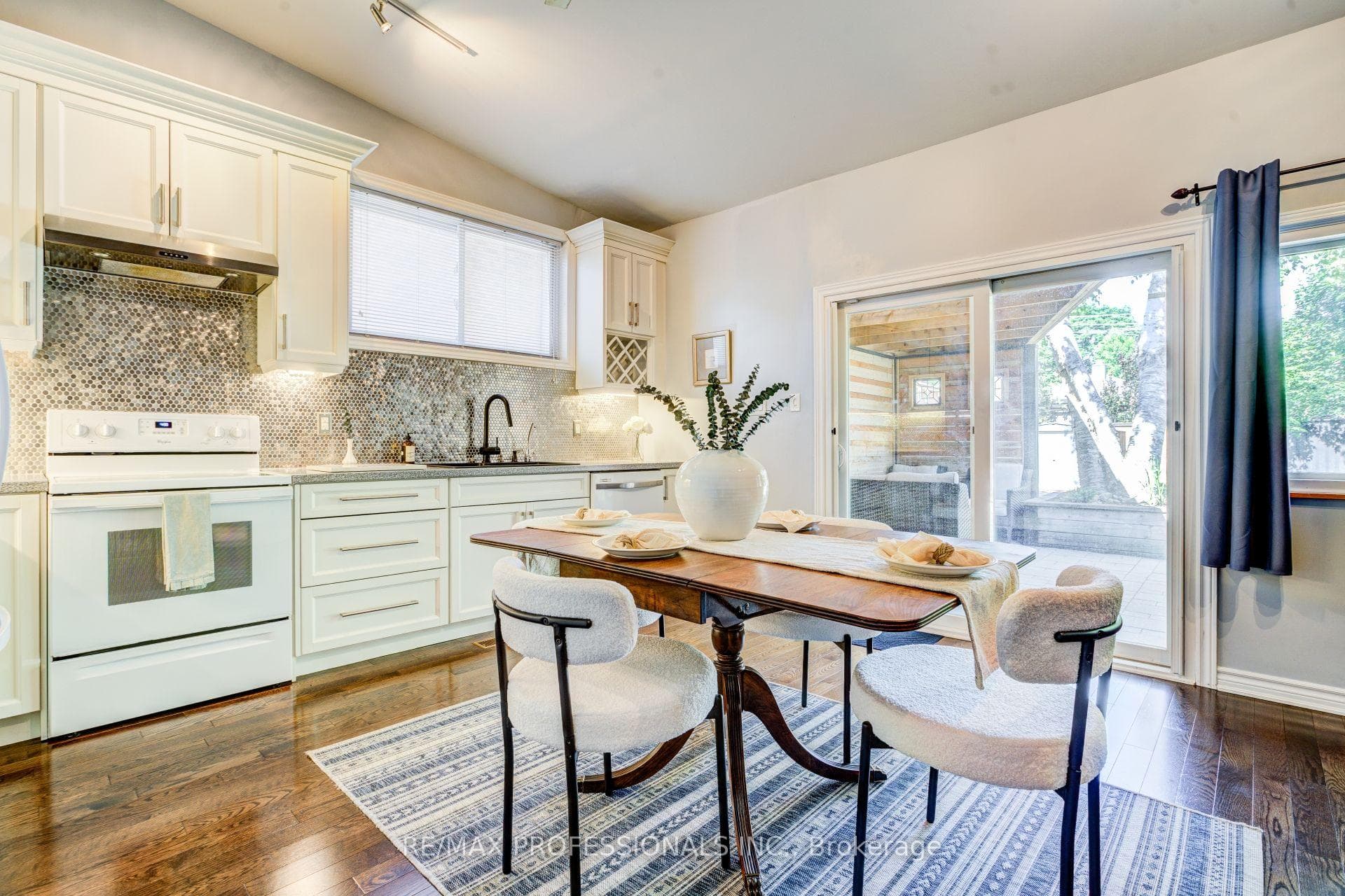 39 Rosemeade Avenue photo 23