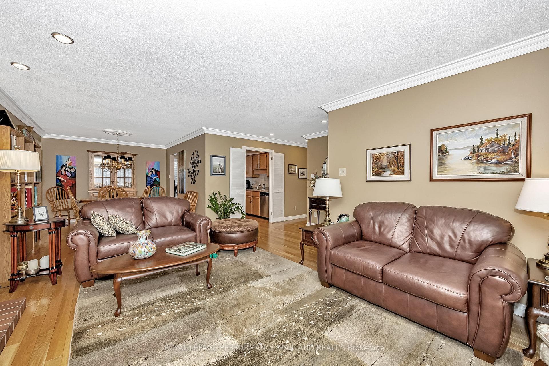 12 Glen Abbey Crescent photo 4