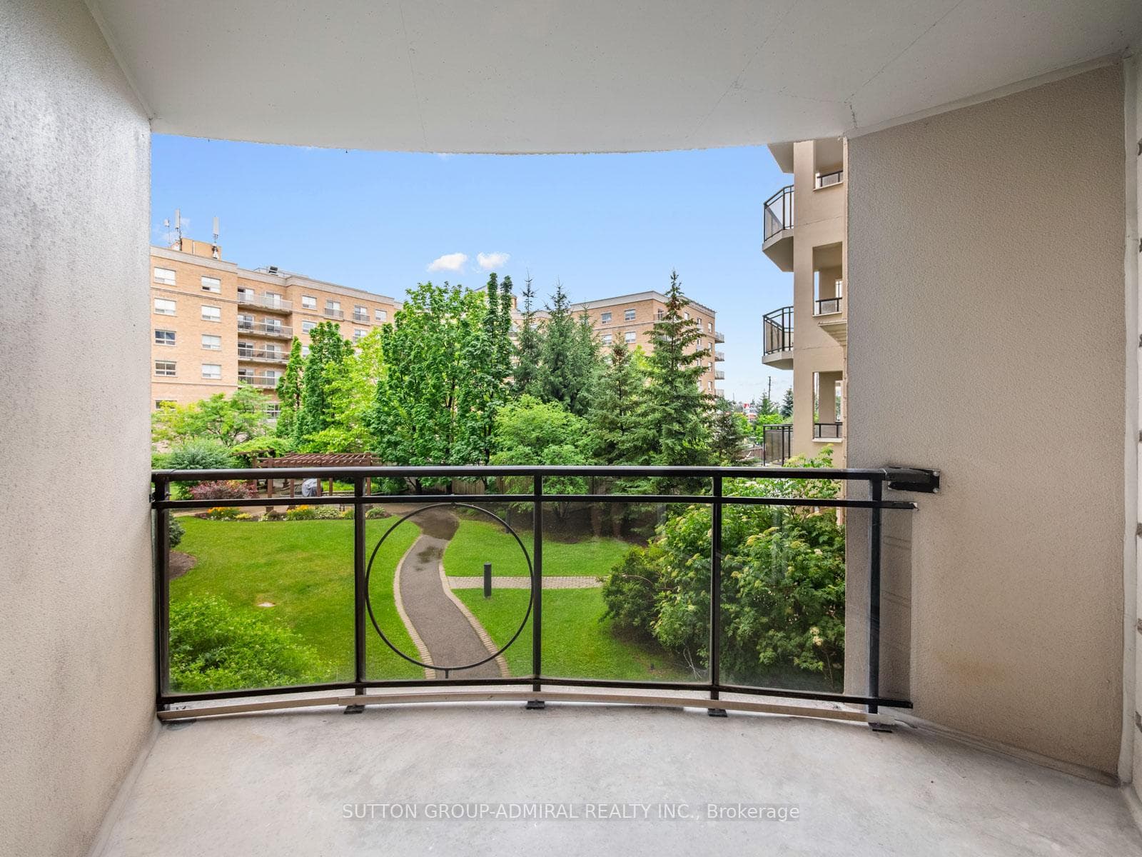 1 Maison Parc Court Unit 215 photo 17