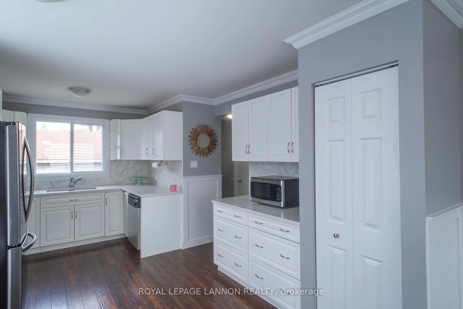 283 HINTON Avenue photo 22