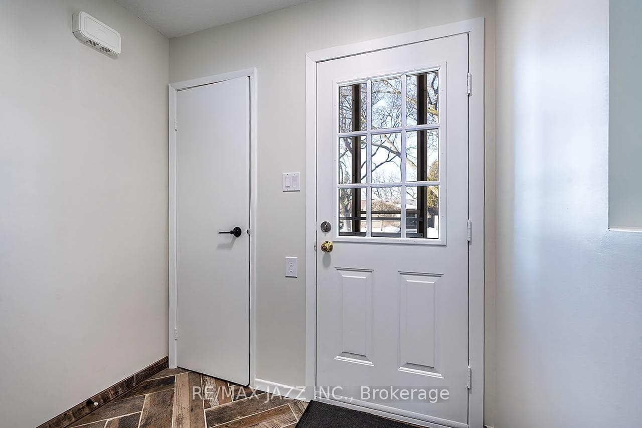 865 Derry Court photo 5