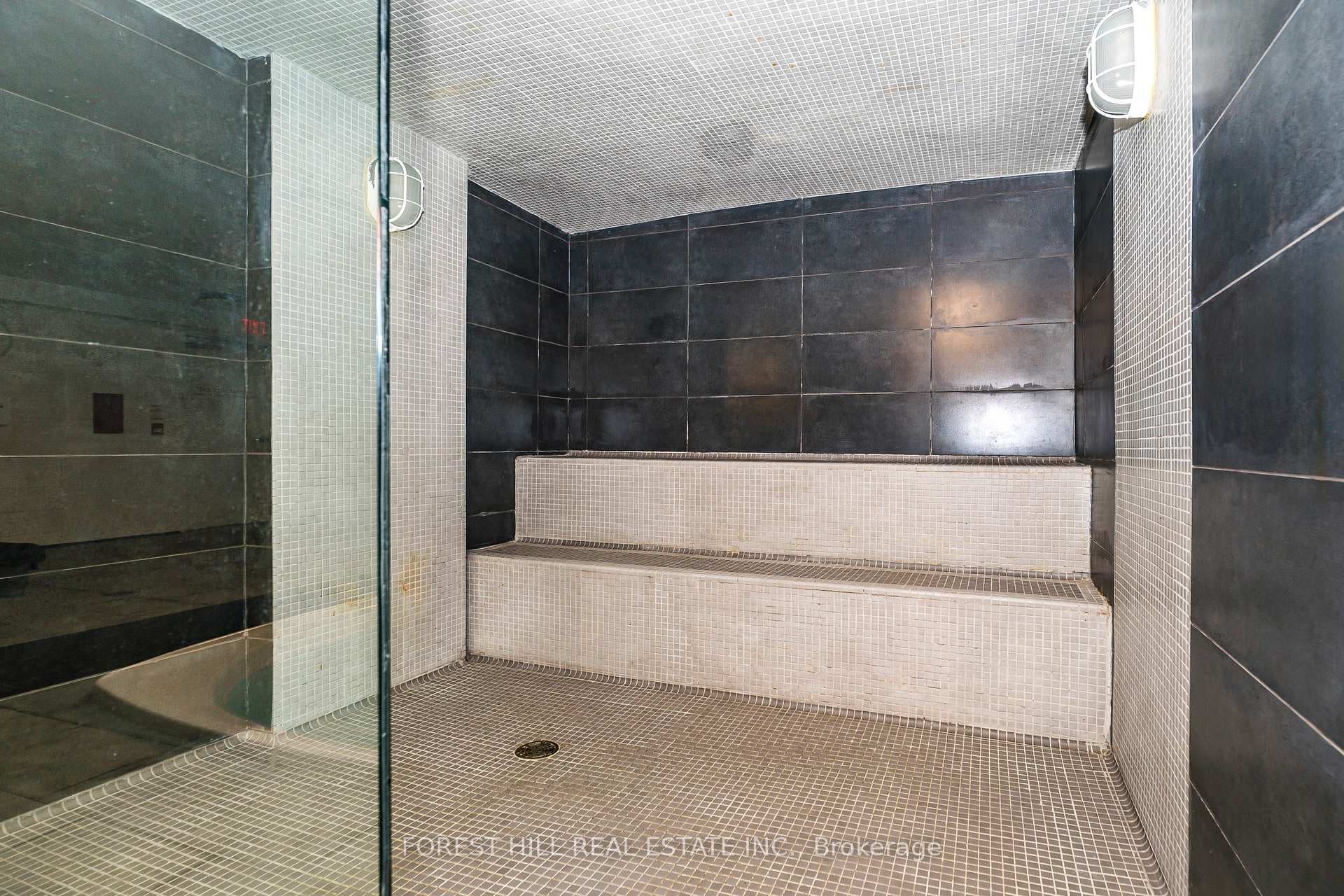 25 Carlton Street Unit 1607 photo 21