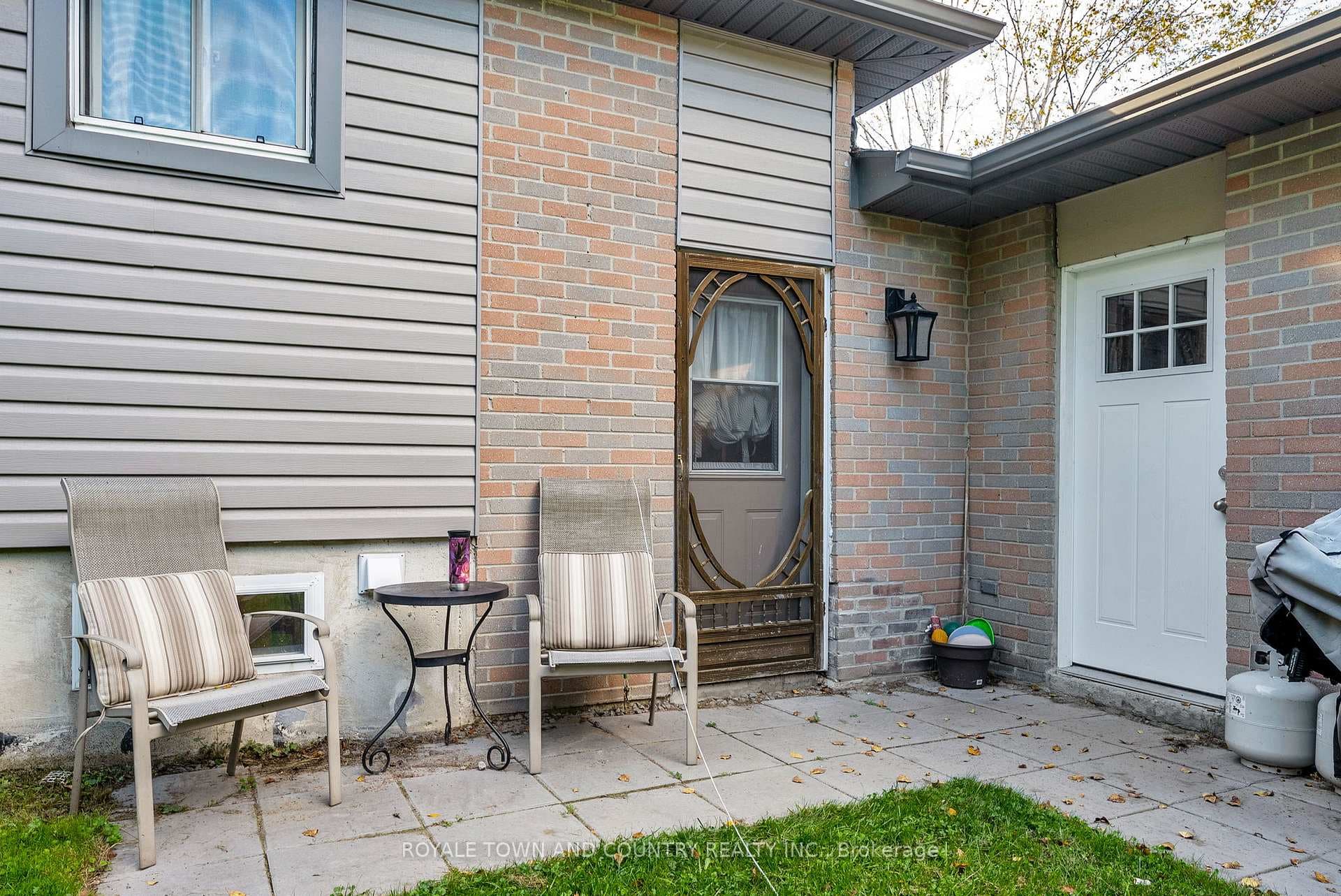 7 Donelda Court photo 32