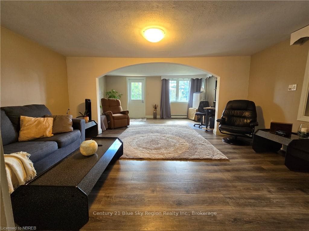 71 BAIN Avenue photo 5