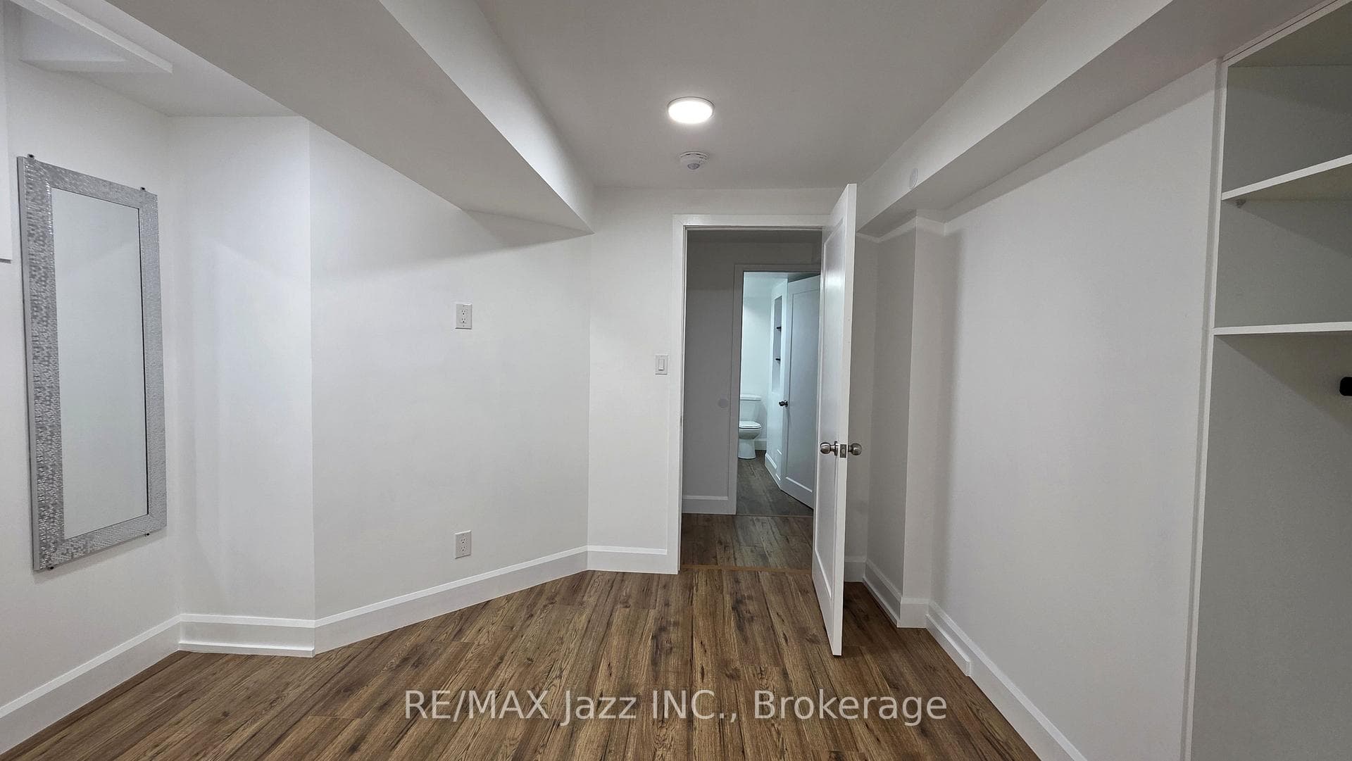 9 Maconnachie Place Unit Lower photo 19