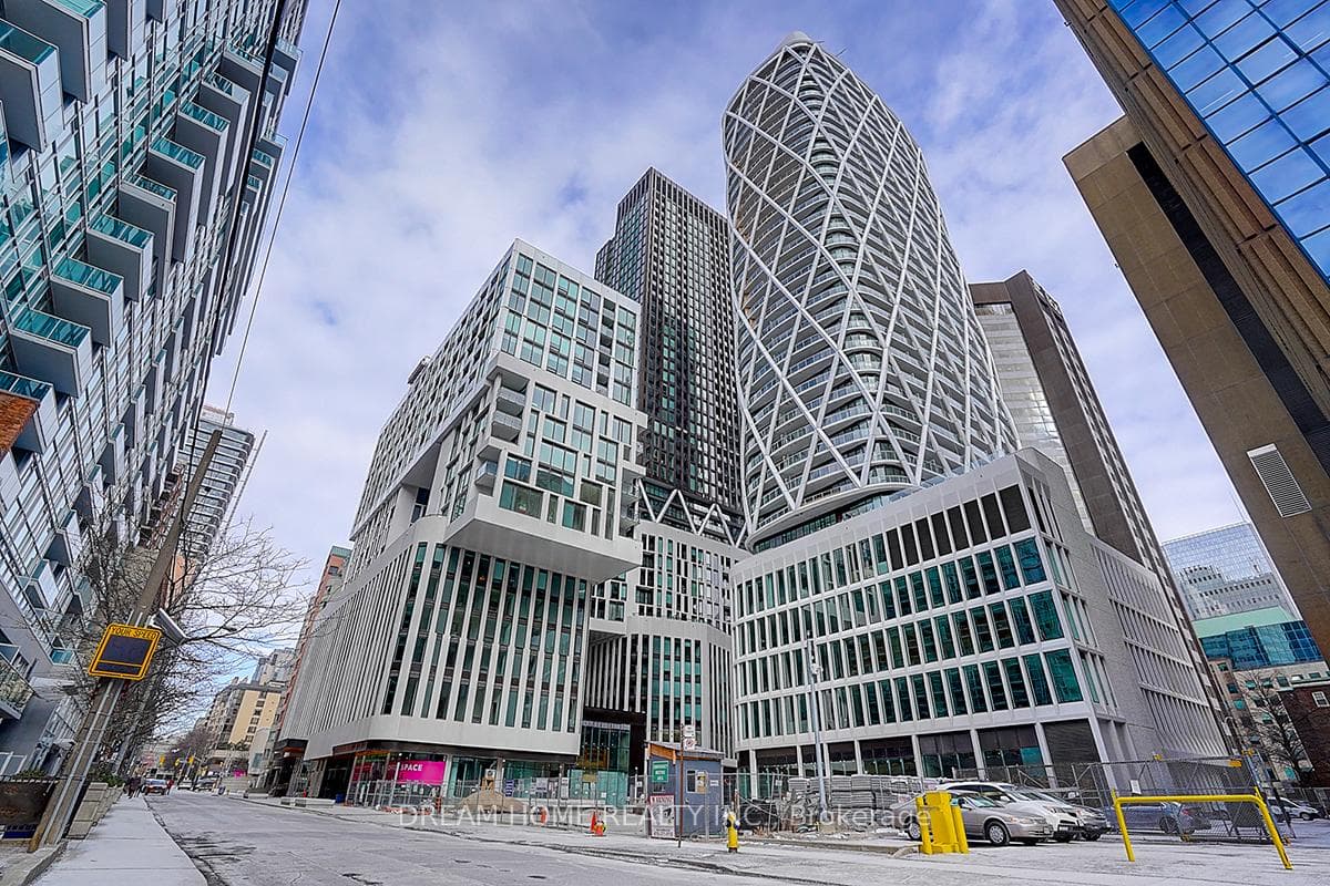 238 Simcoe Street Unit 2205 photo 1