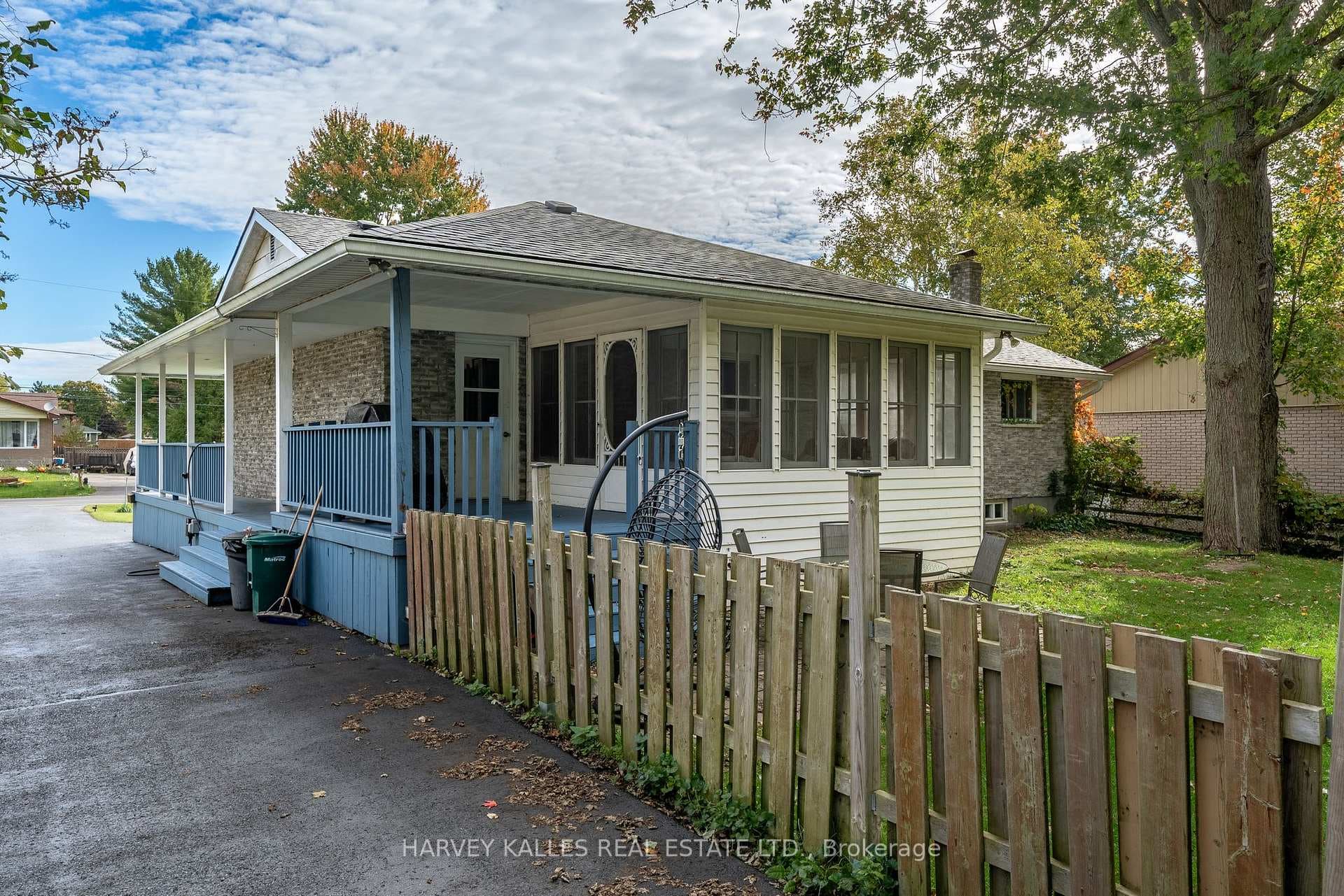 511 Montrose Road photo 2