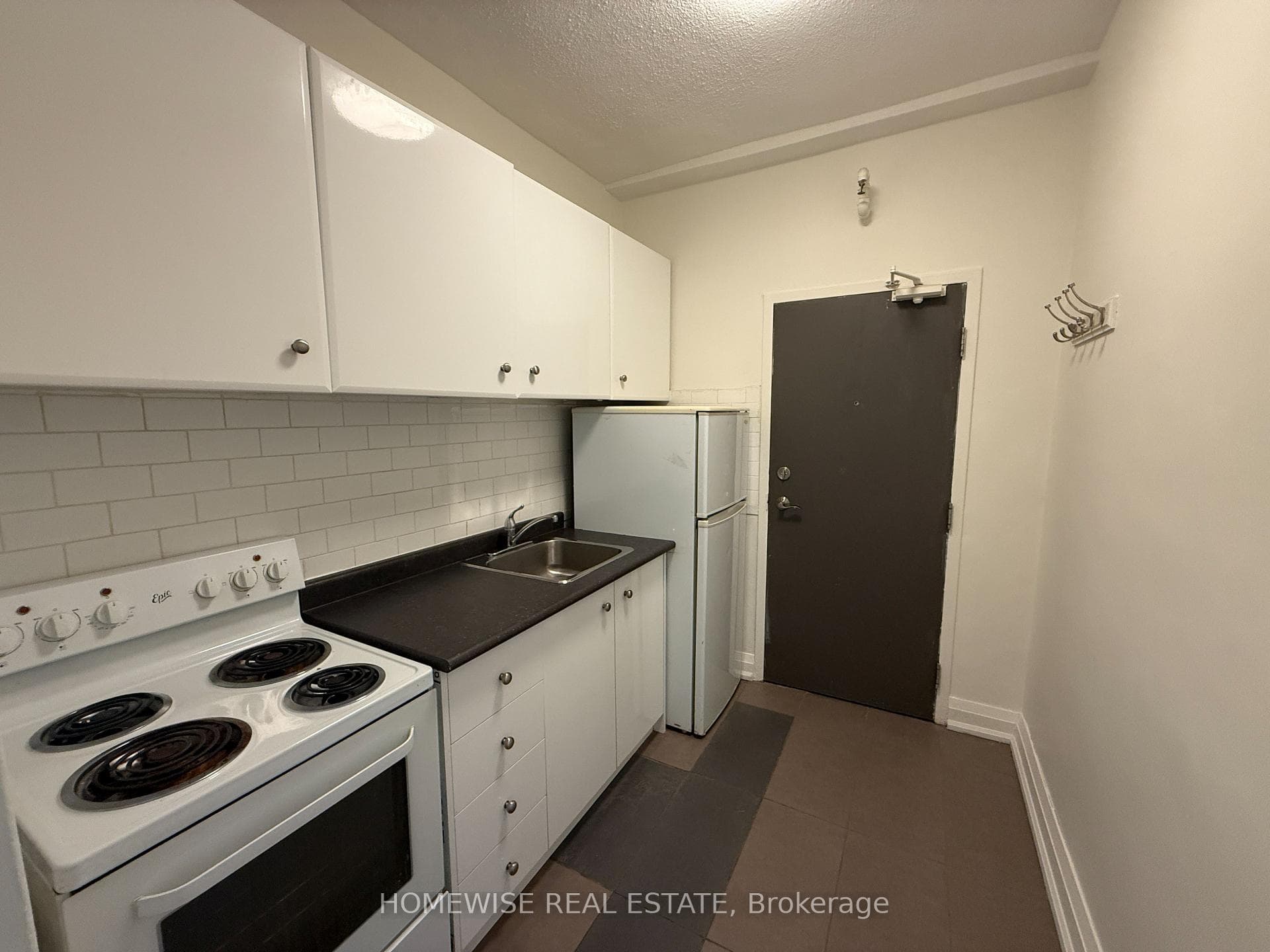1 Triller Avenue Unit 106 photo 4