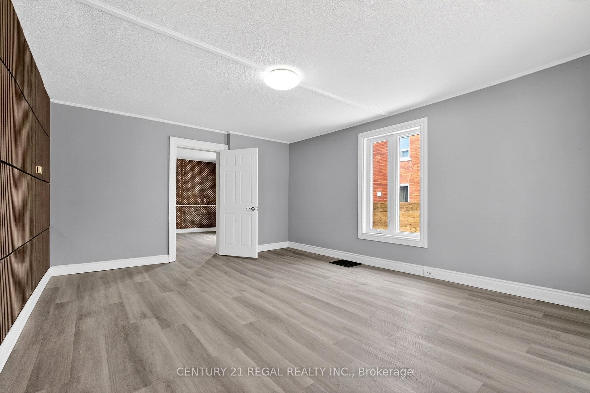 241 Mary Street photo 4