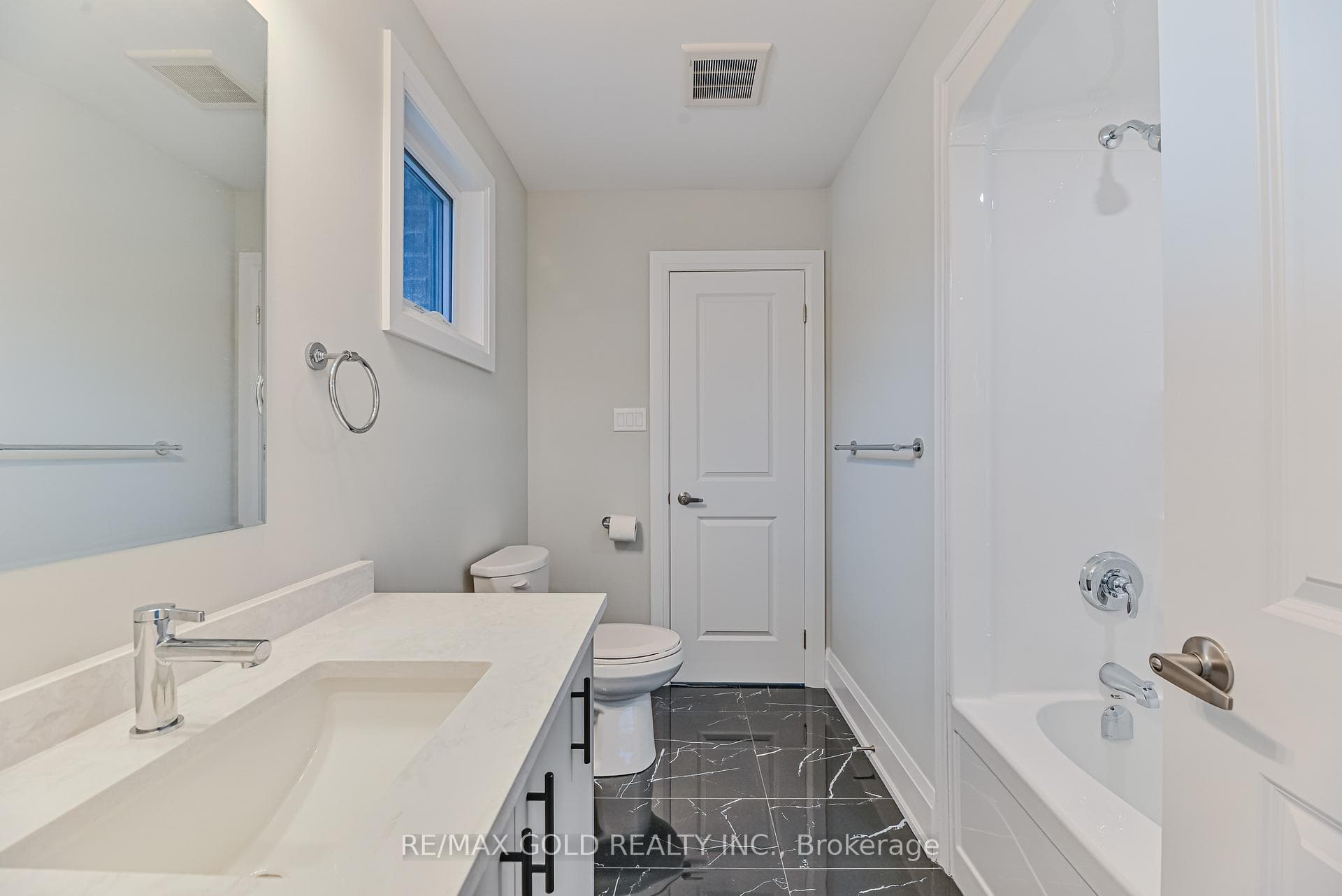 123 Jewel Street photo 28