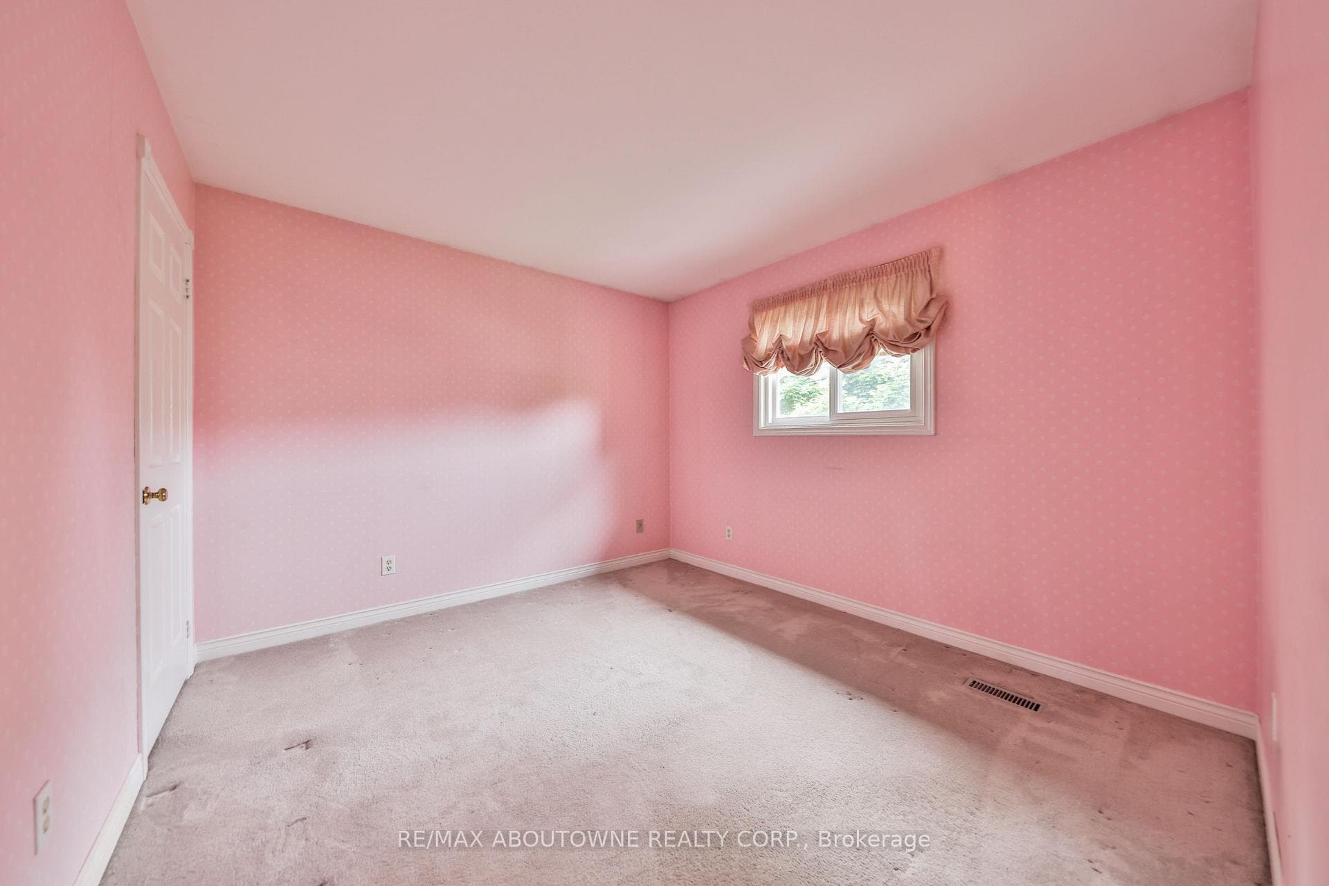 2044 Grand Boulevard photo 29