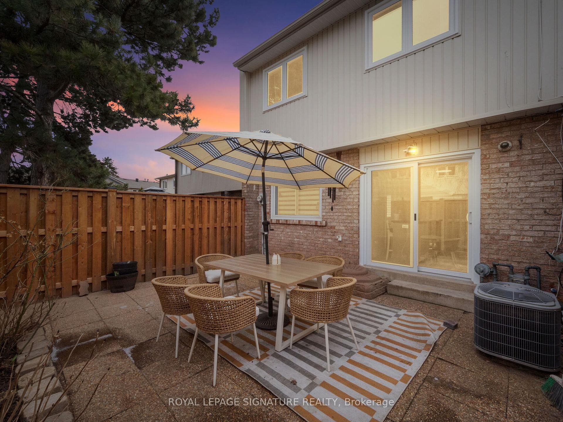 5169 Banting Court photo 38
