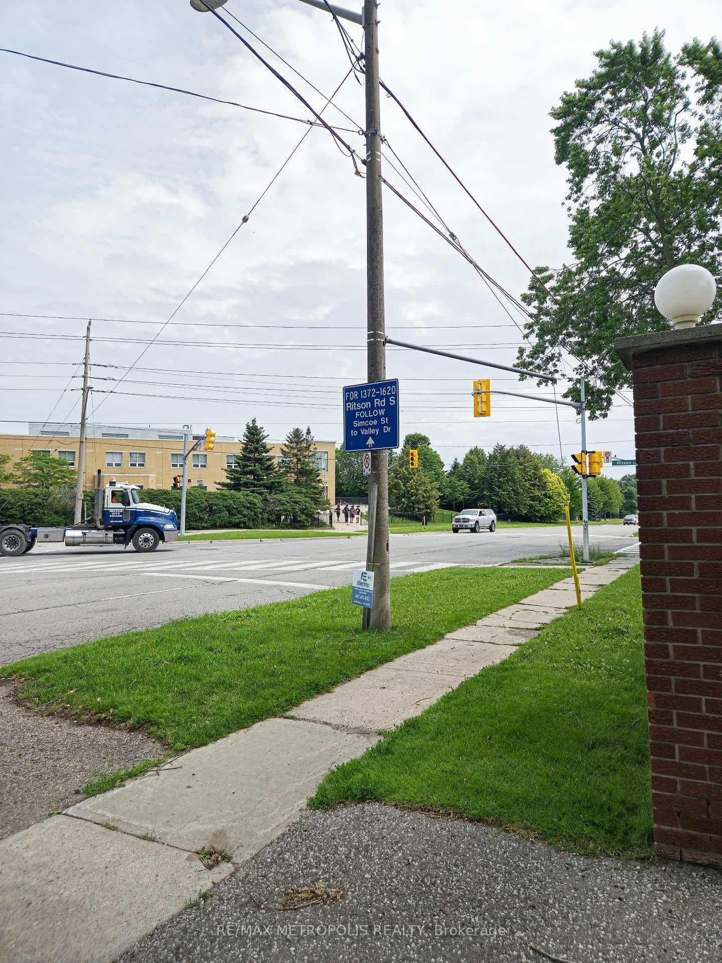 1110 Simcoe Street Unit Upper #2 photo 14