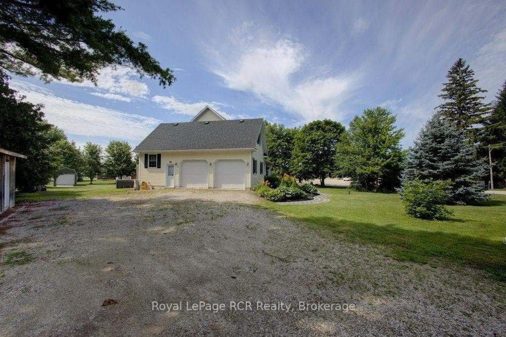 2020 John Street photo 5