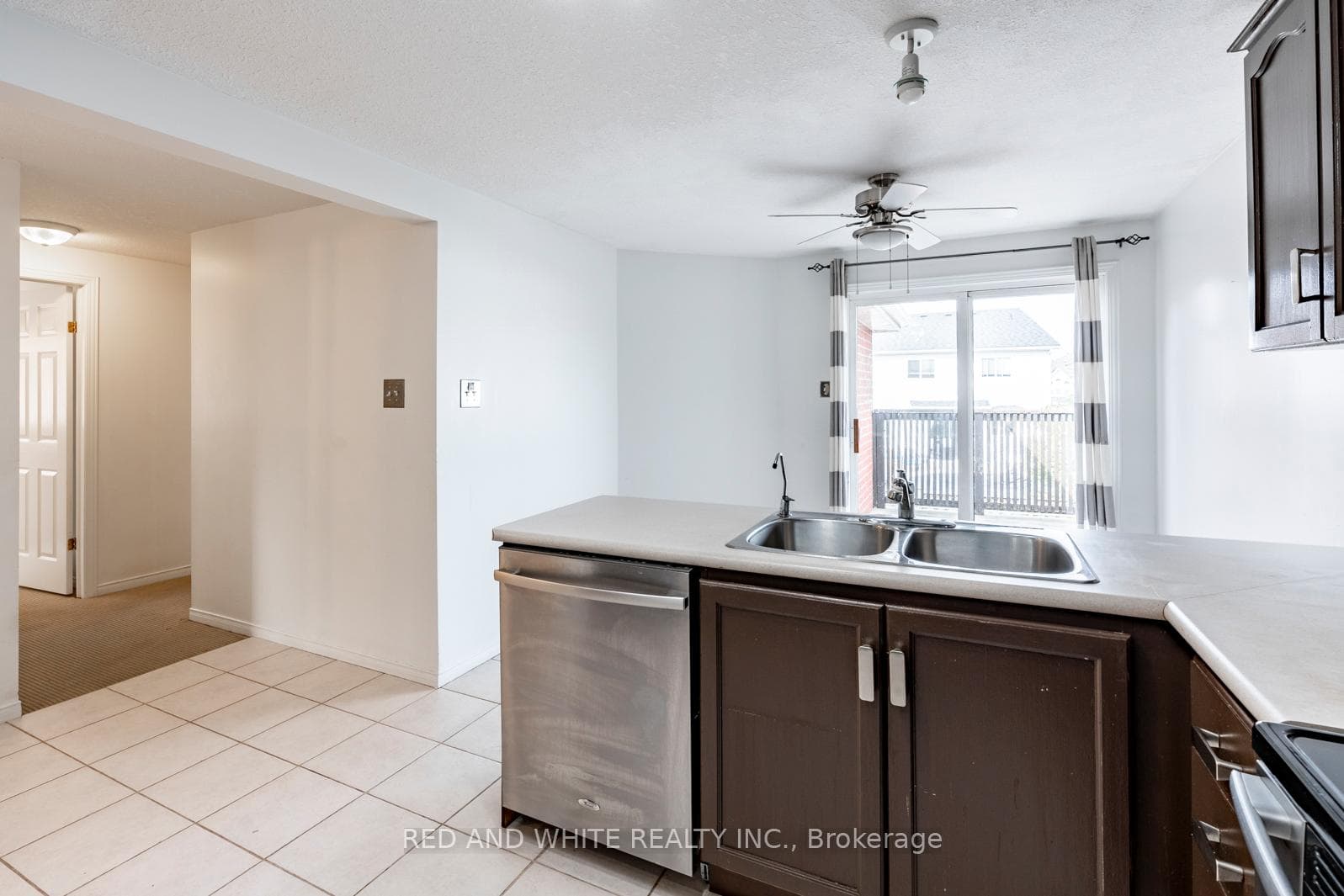 79 Munroe Crescent Unit UPPER photo 11