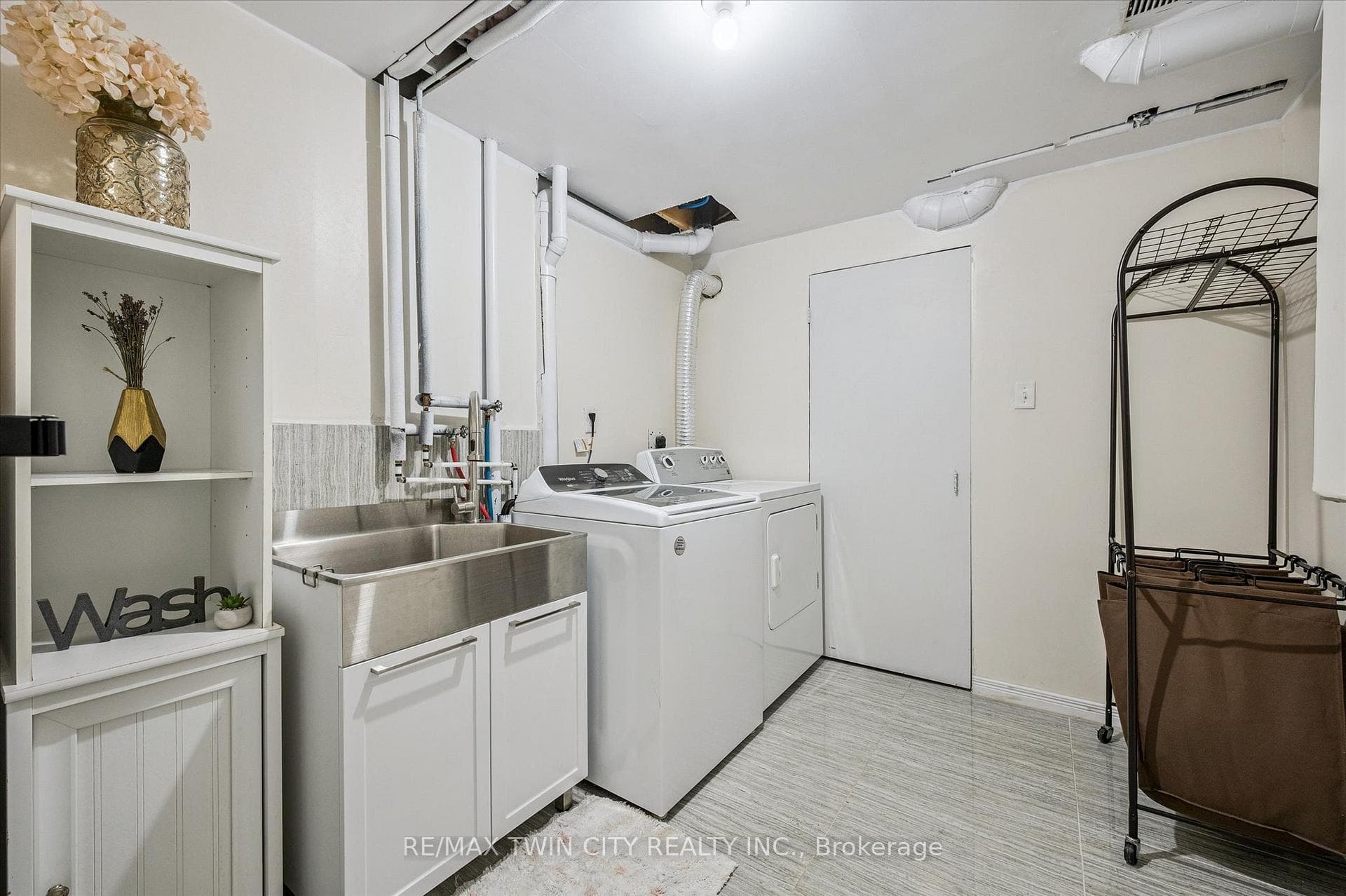 23 Whittaker Crescent photo 28
