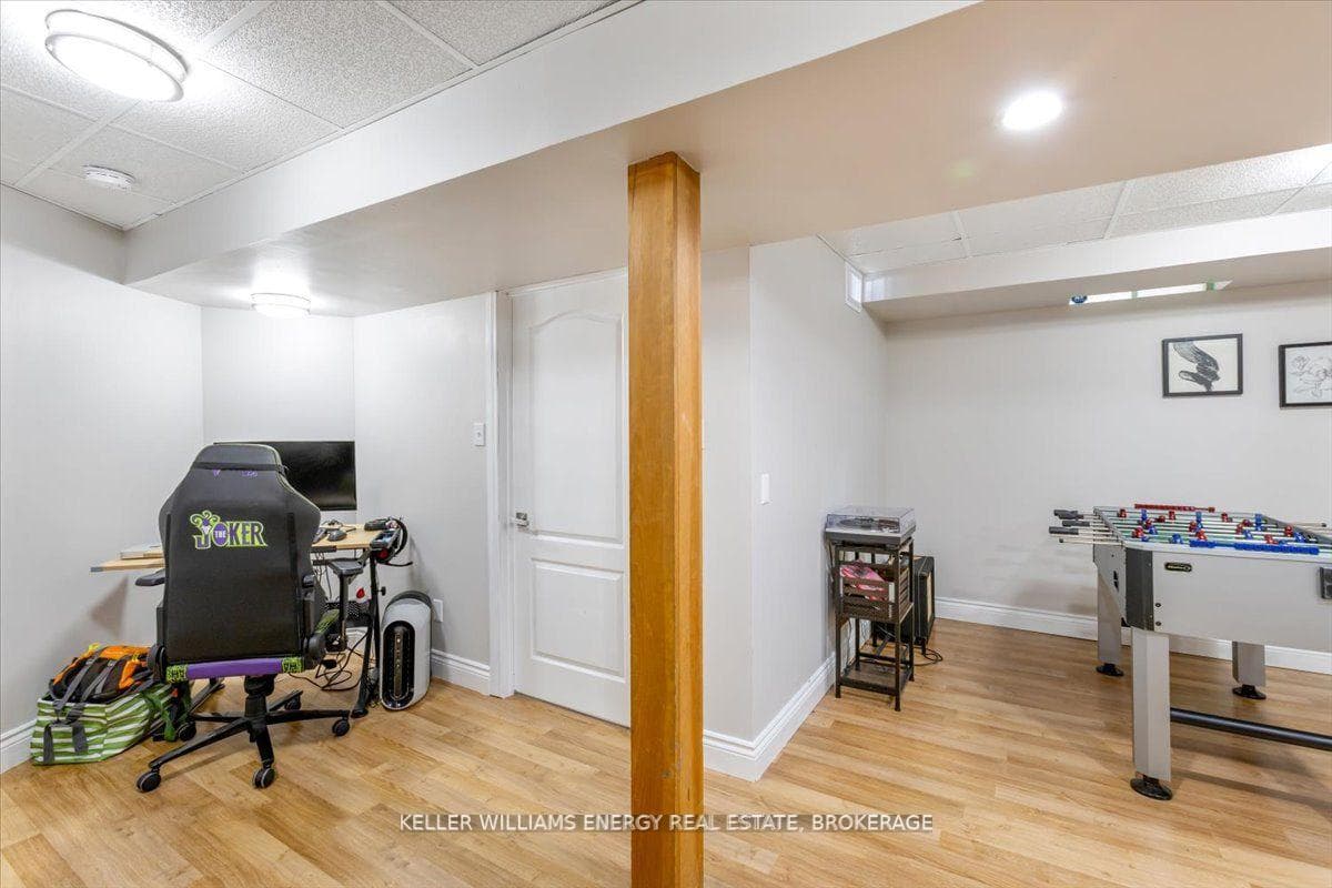 10 Lurosa Crescent photo 27