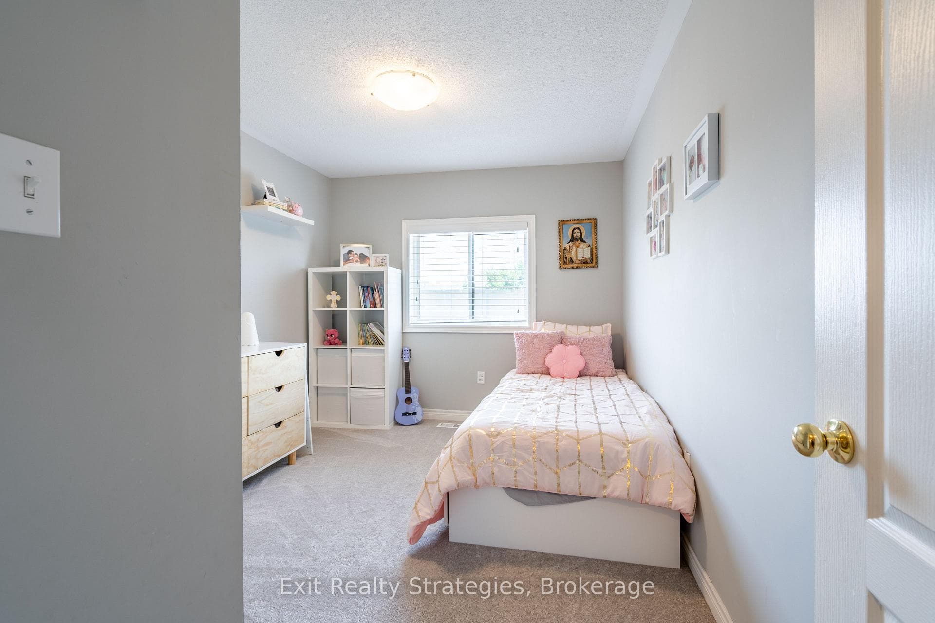 15 Marina Point Crescent photo 28