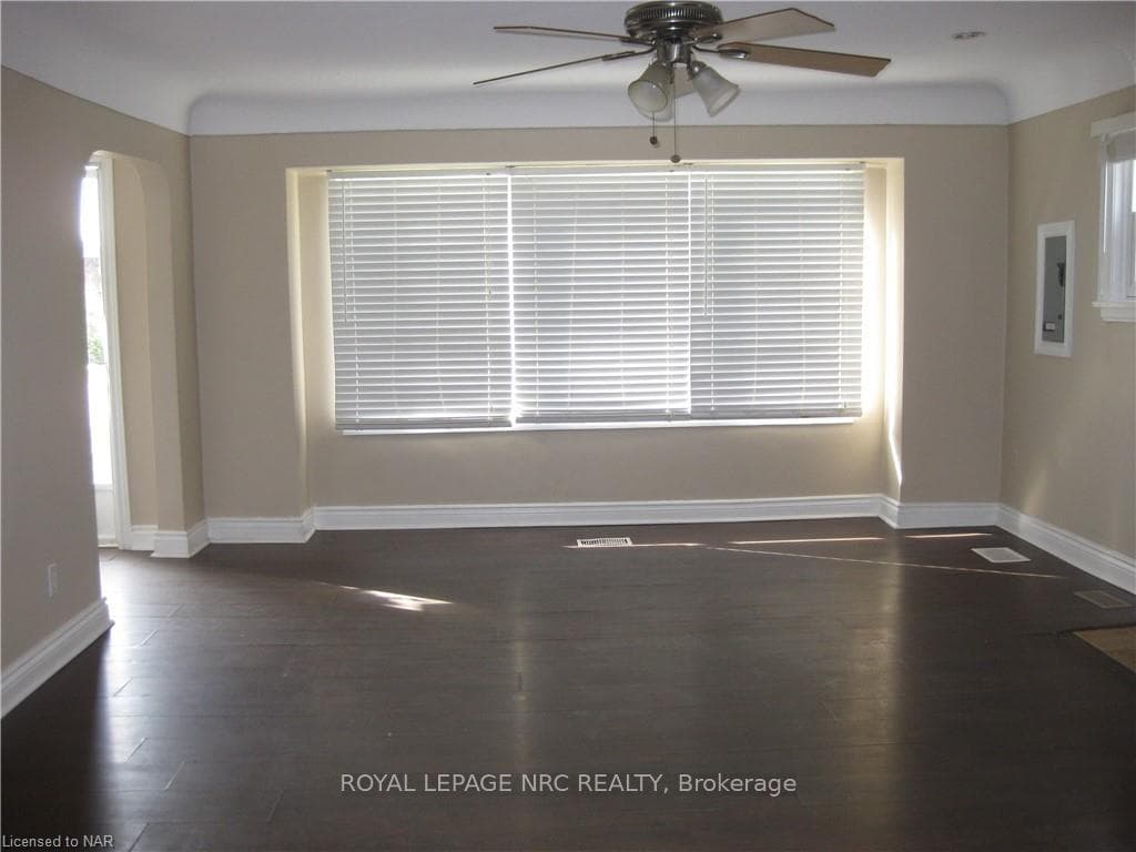 29 GRAPEVIEW Drive photo 2