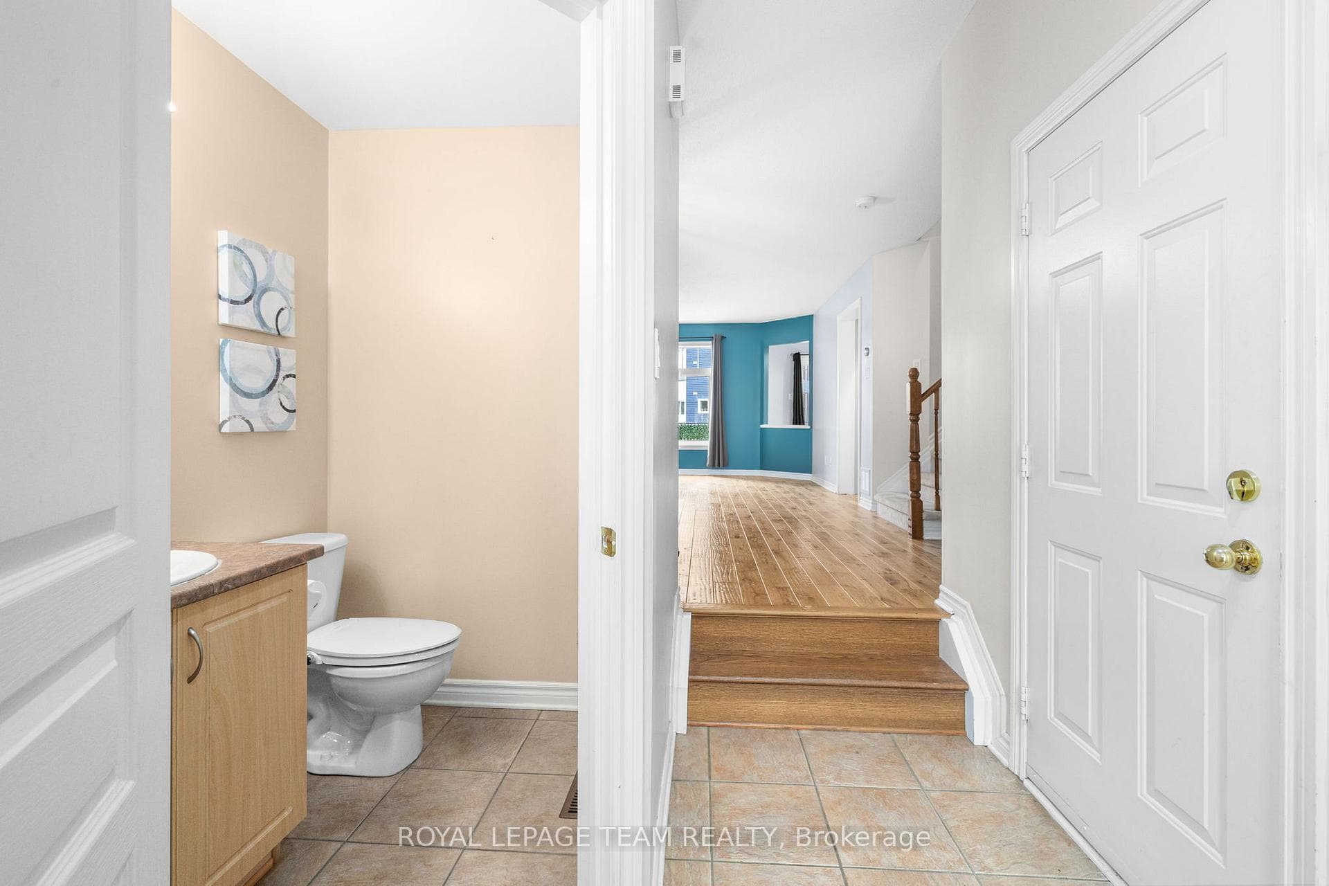 189 Gray Crescent photo 4