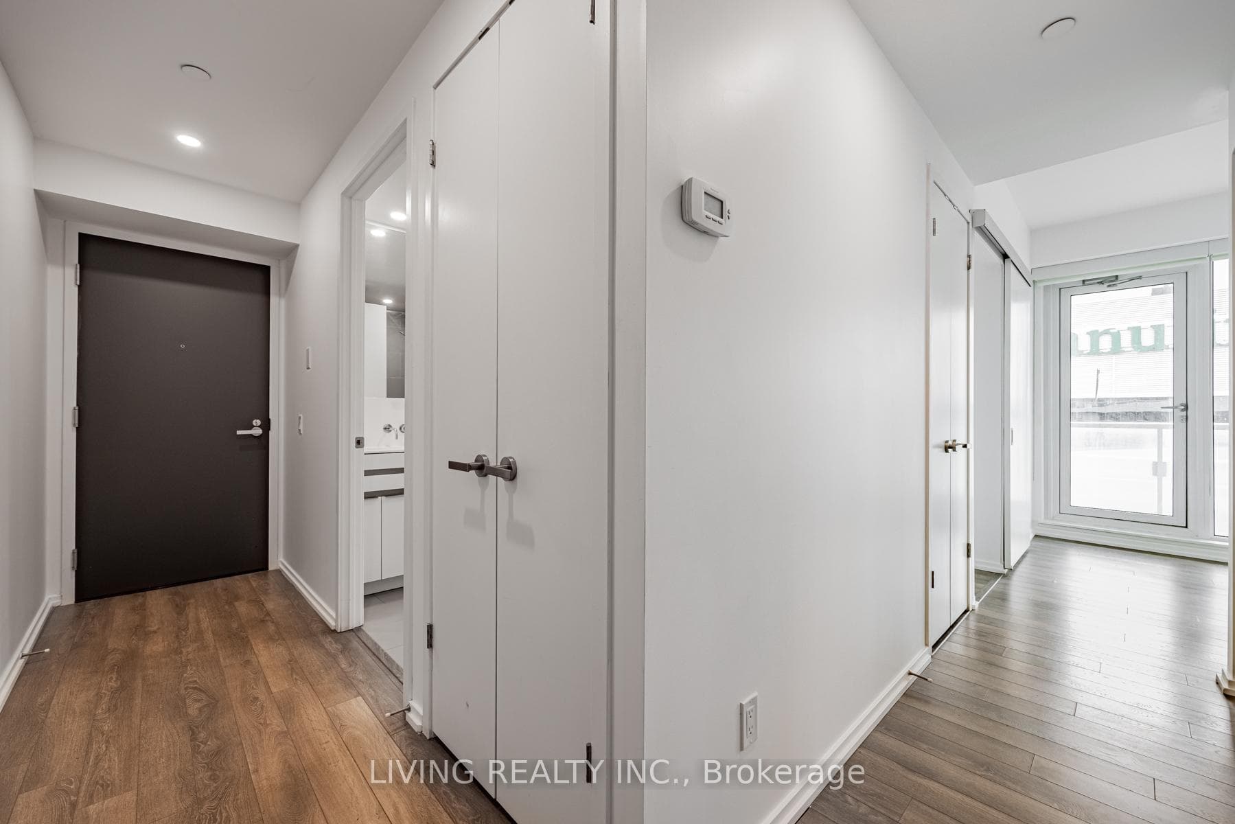 197 Yonge Street Unit 2209 photo 15