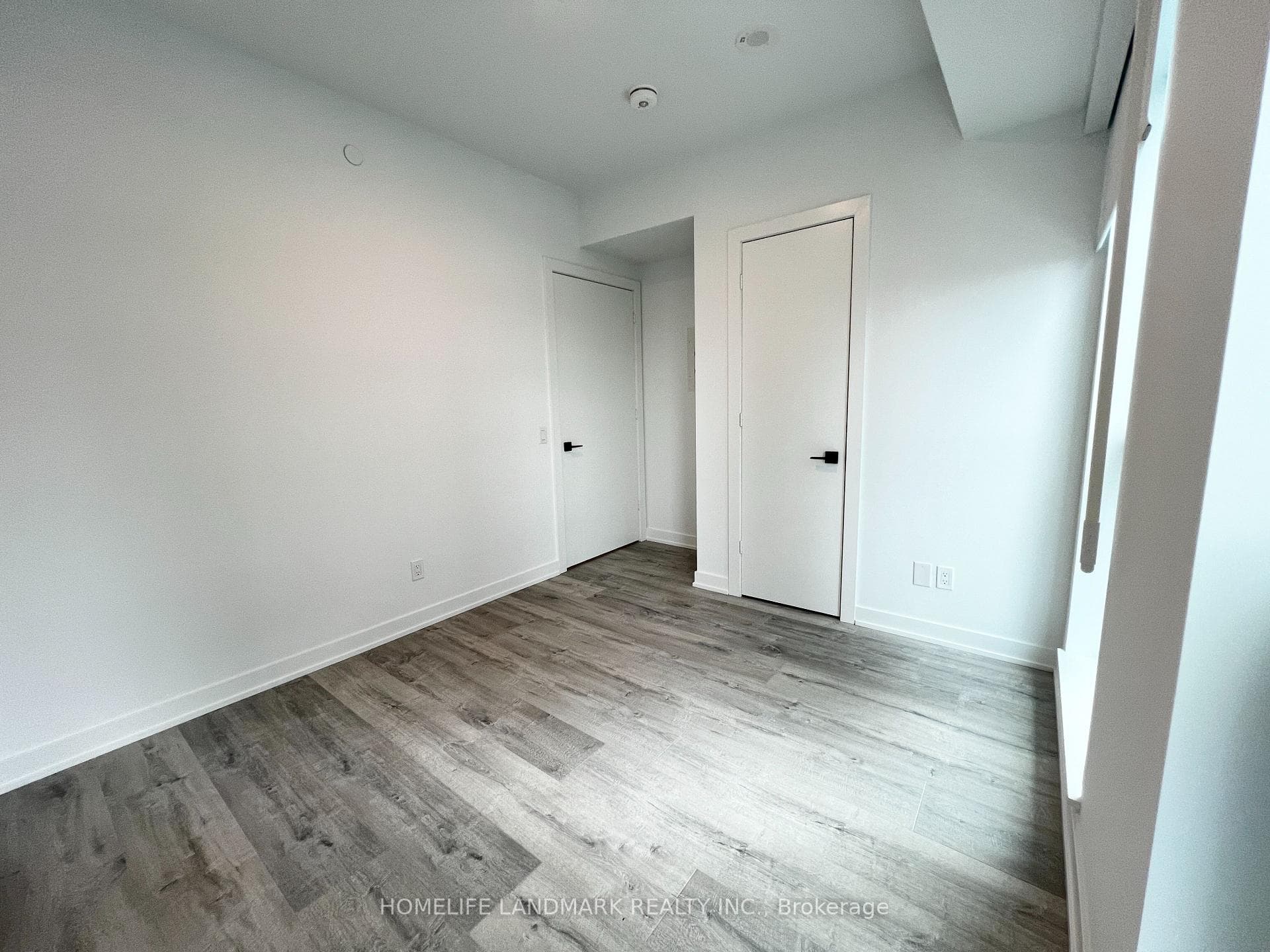327 King Street Unit 3604 photo 14