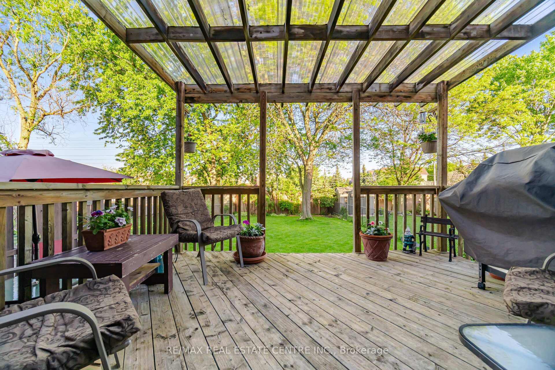 2800 Bucklepost Crescent photo 37