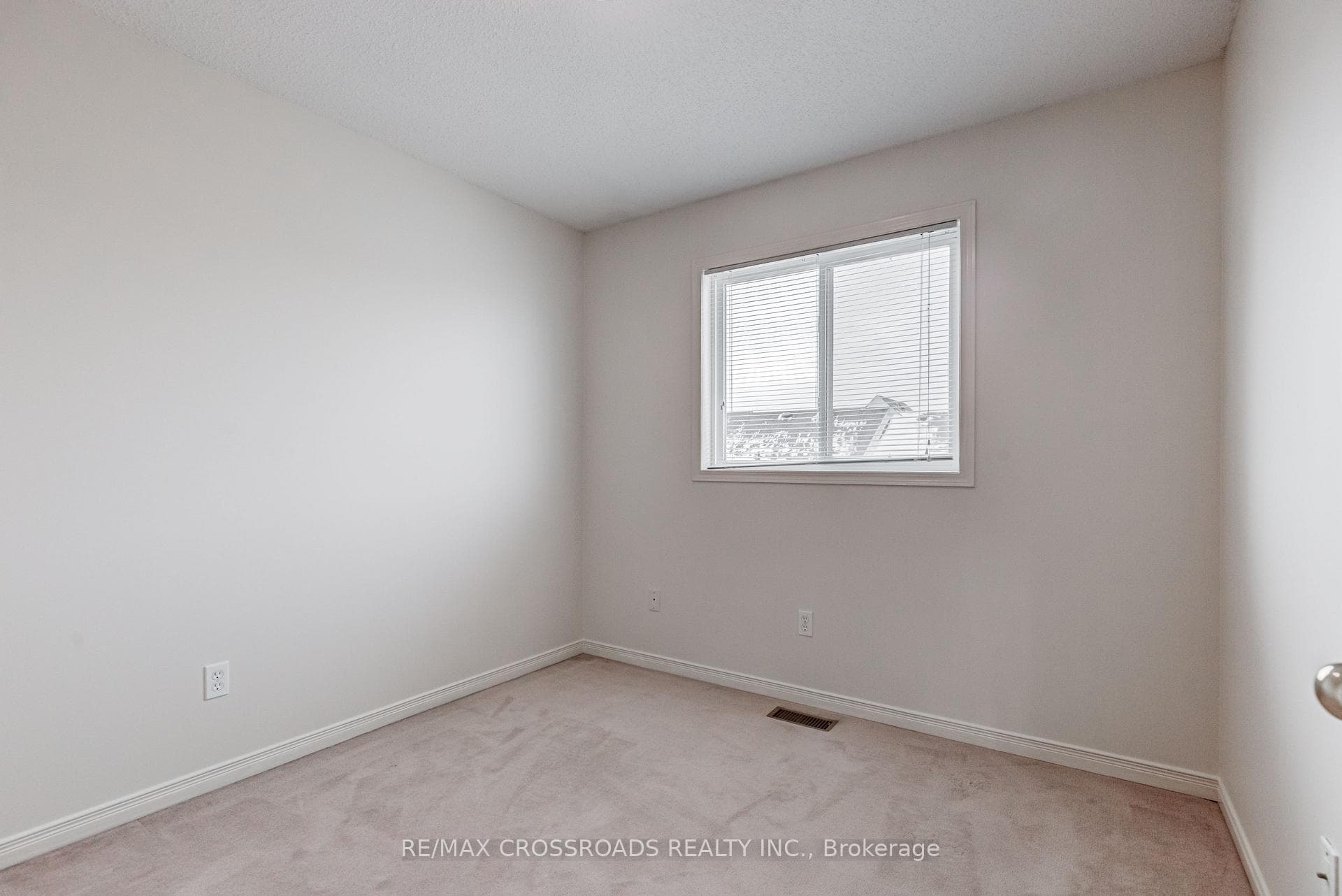 1147 Ormond Drive photo 18