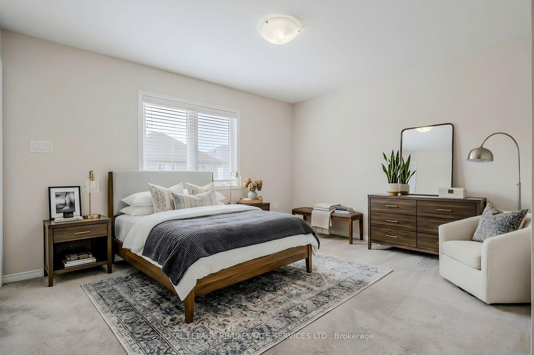 152 Munro Circle photo 3