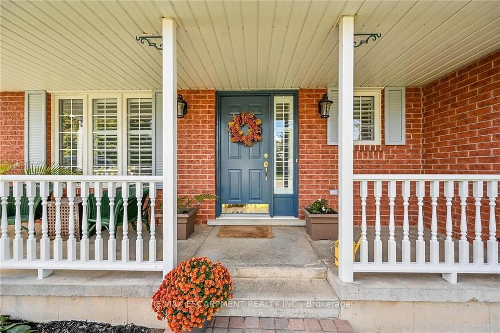 15 Caledonia Avenue photo 2
