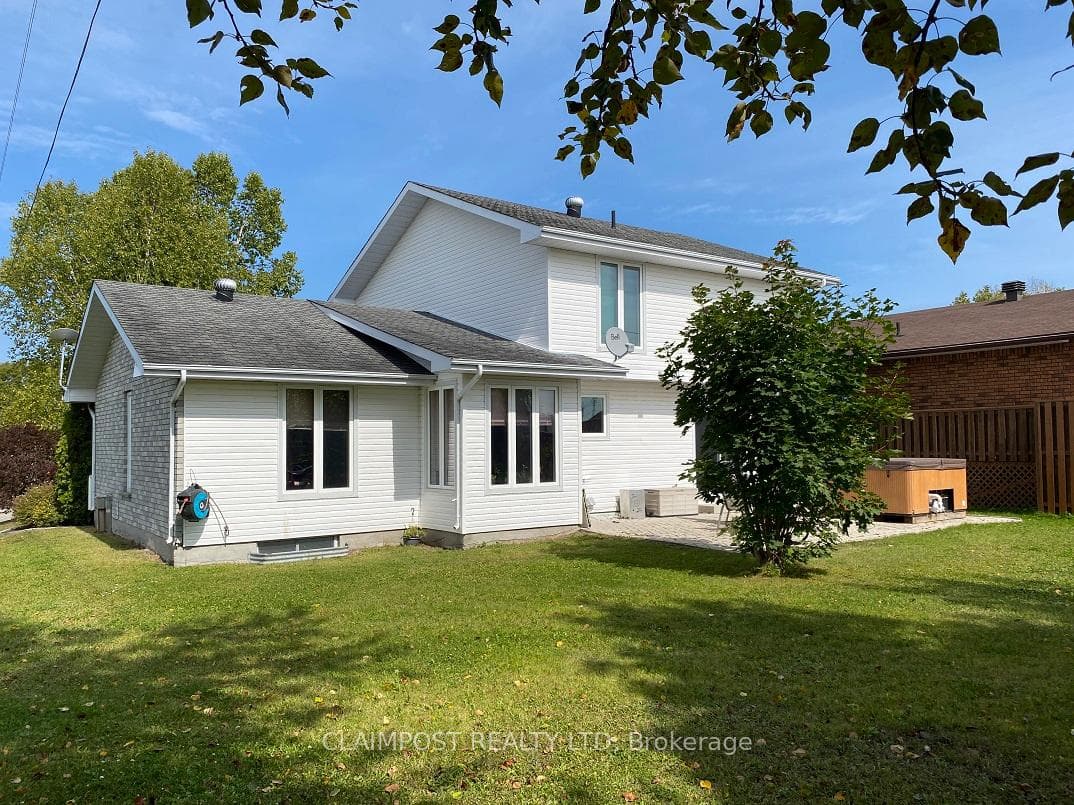2 Poplar Crescent photo 48